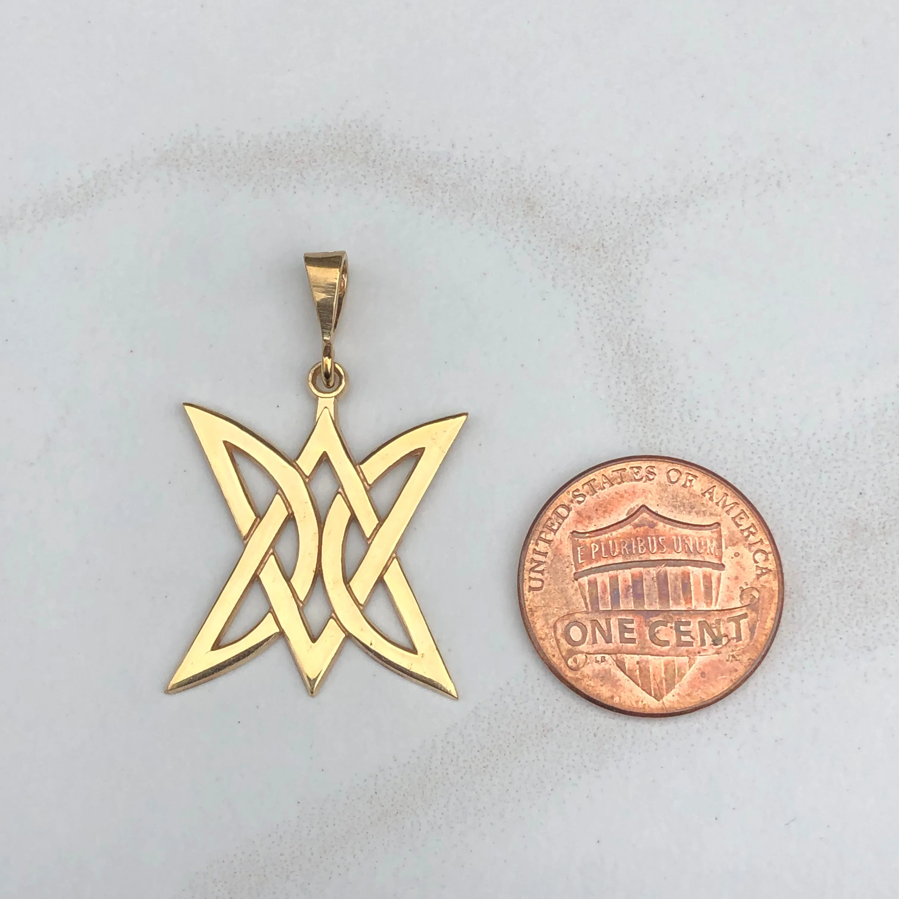 14KT Yellow Gold Celtic Trinity Triangle Pendant Charm