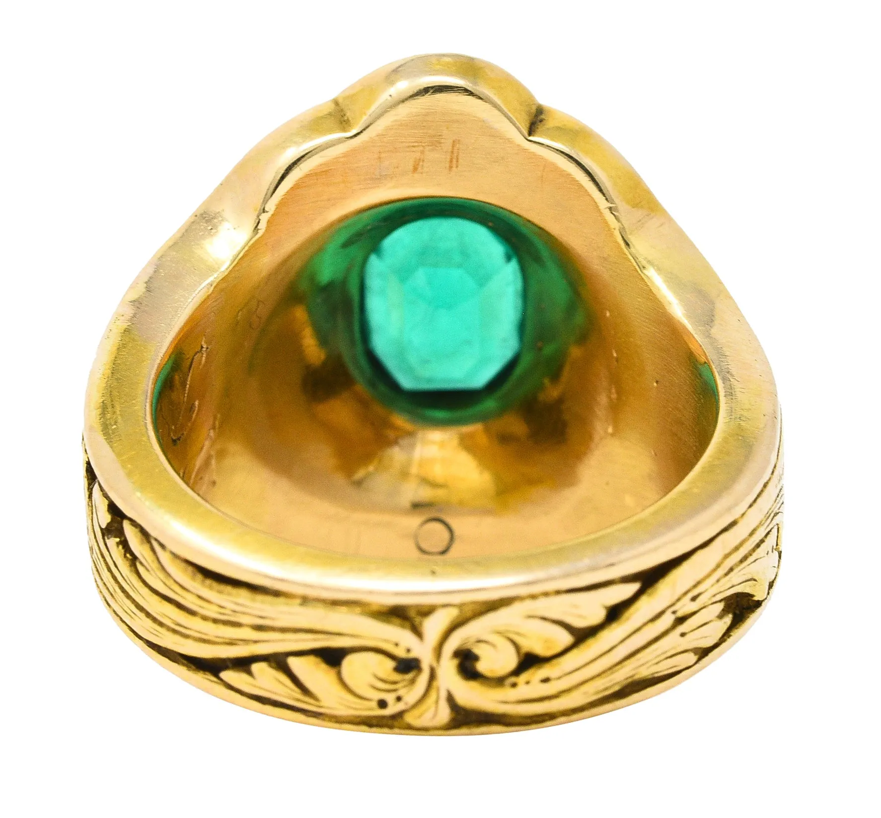 1906 Art Nouveau Emerald 18 Karat Yellow Gold Foliate Antique Band Ring