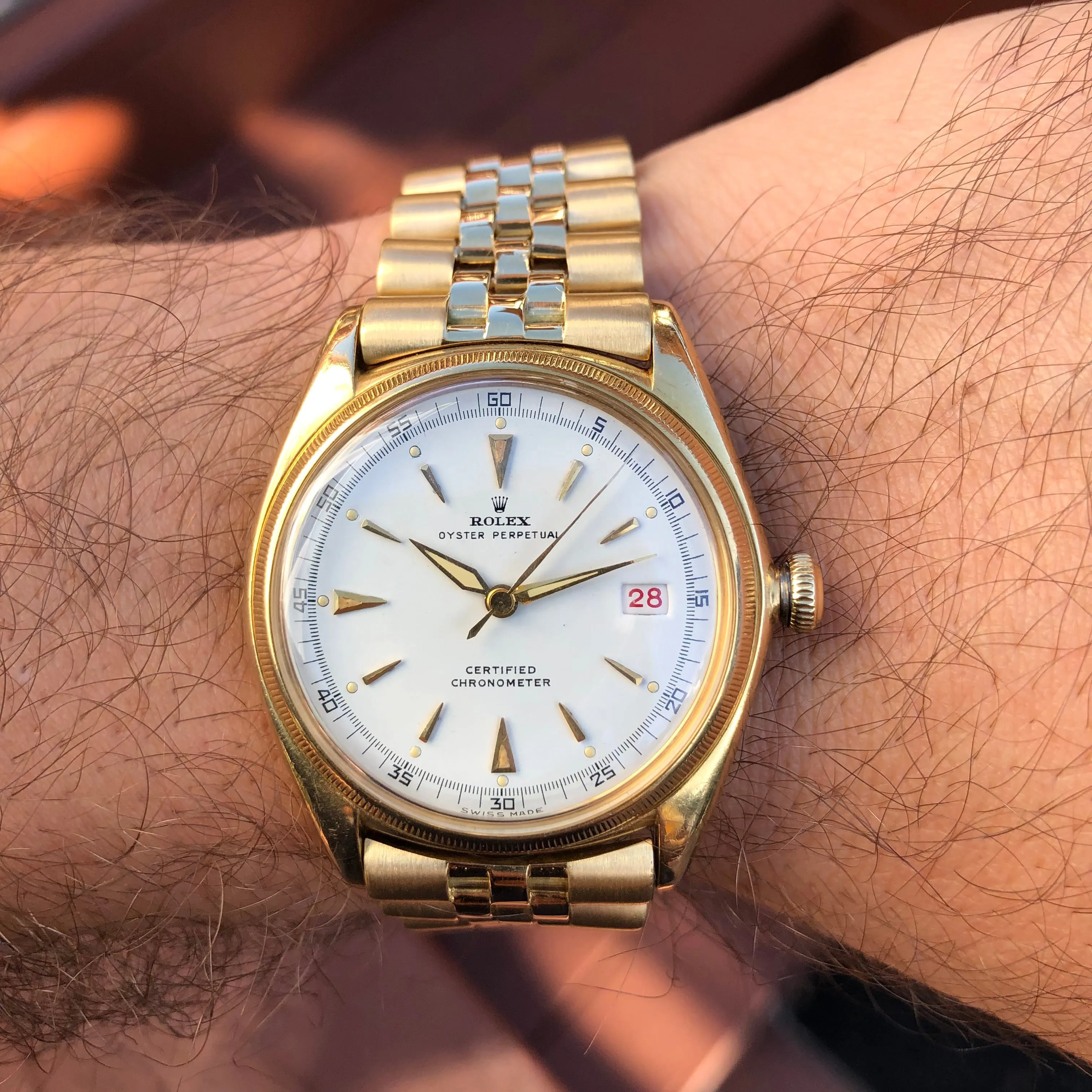 1946 Rolex Oyster Perpetual "Pre Datejust" 4467 Ovettone 18K Yellow Gold Roulette Date Wheel Automatic Wristwatch