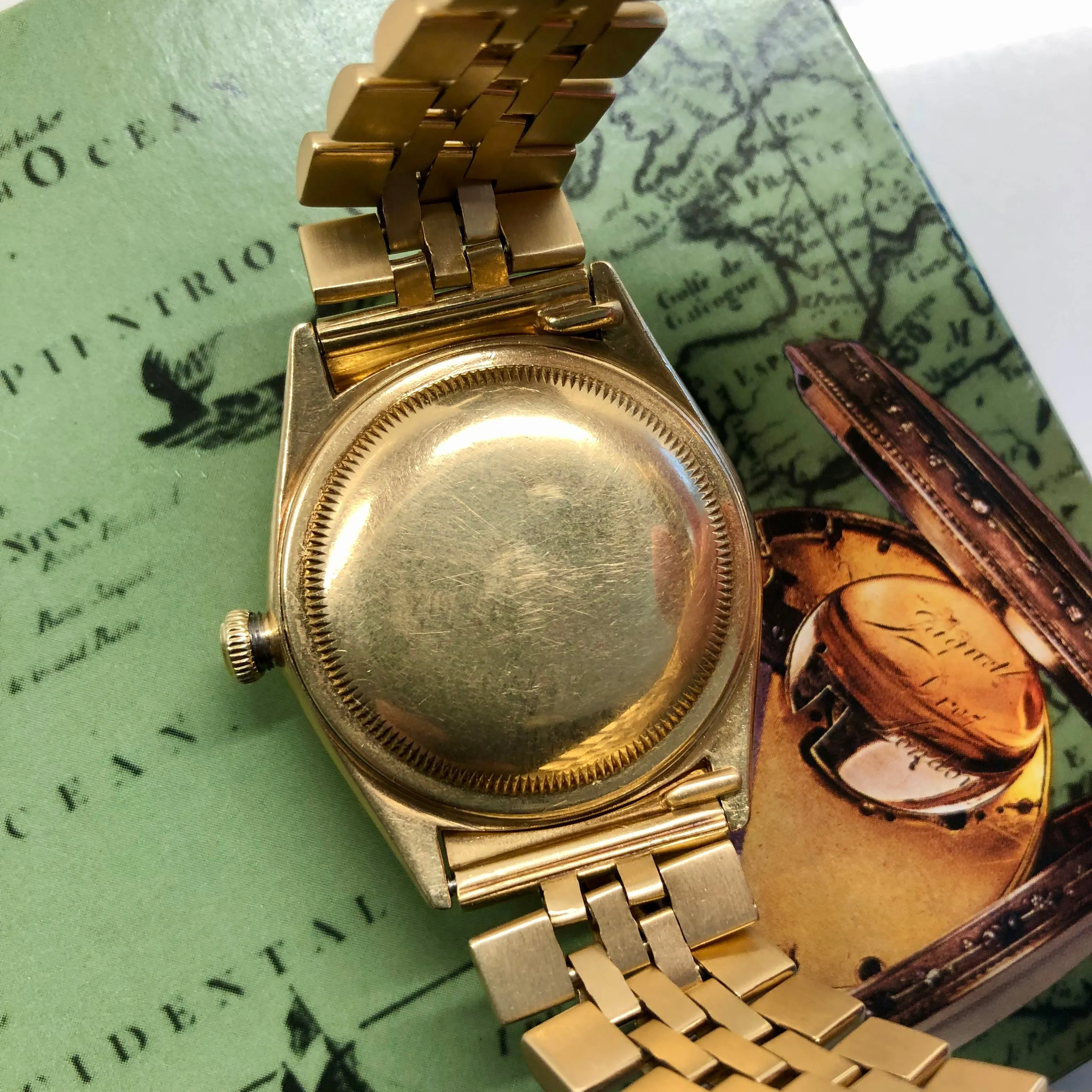 1946 Rolex Oyster Perpetual "Pre Datejust" 4467 Ovettone 18K Yellow Gold Roulette Date Wheel Automatic Wristwatch