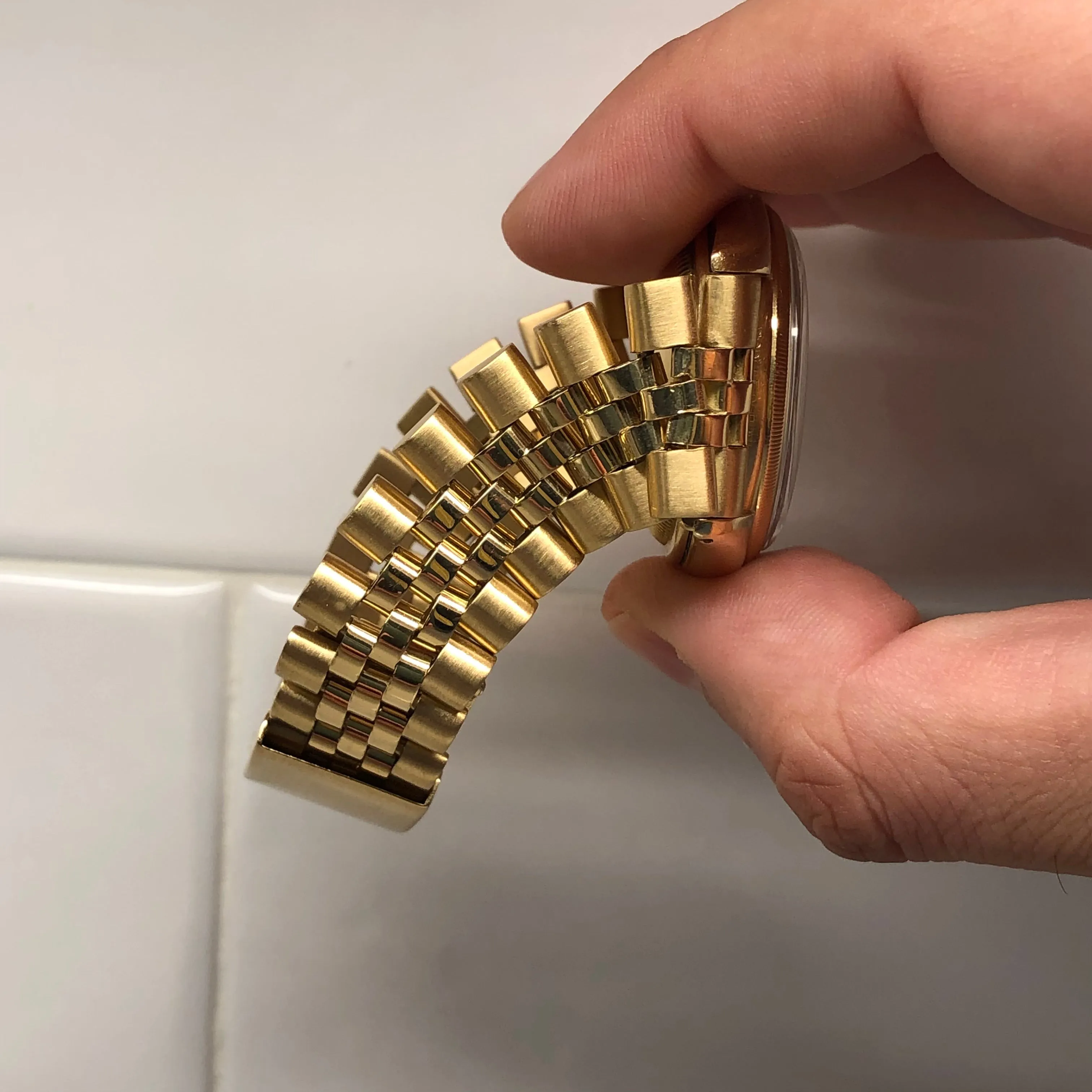 1946 Rolex Oyster Perpetual "Pre Datejust" 4467 Ovettone 18K Yellow Gold Roulette Date Wheel Automatic Wristwatch
