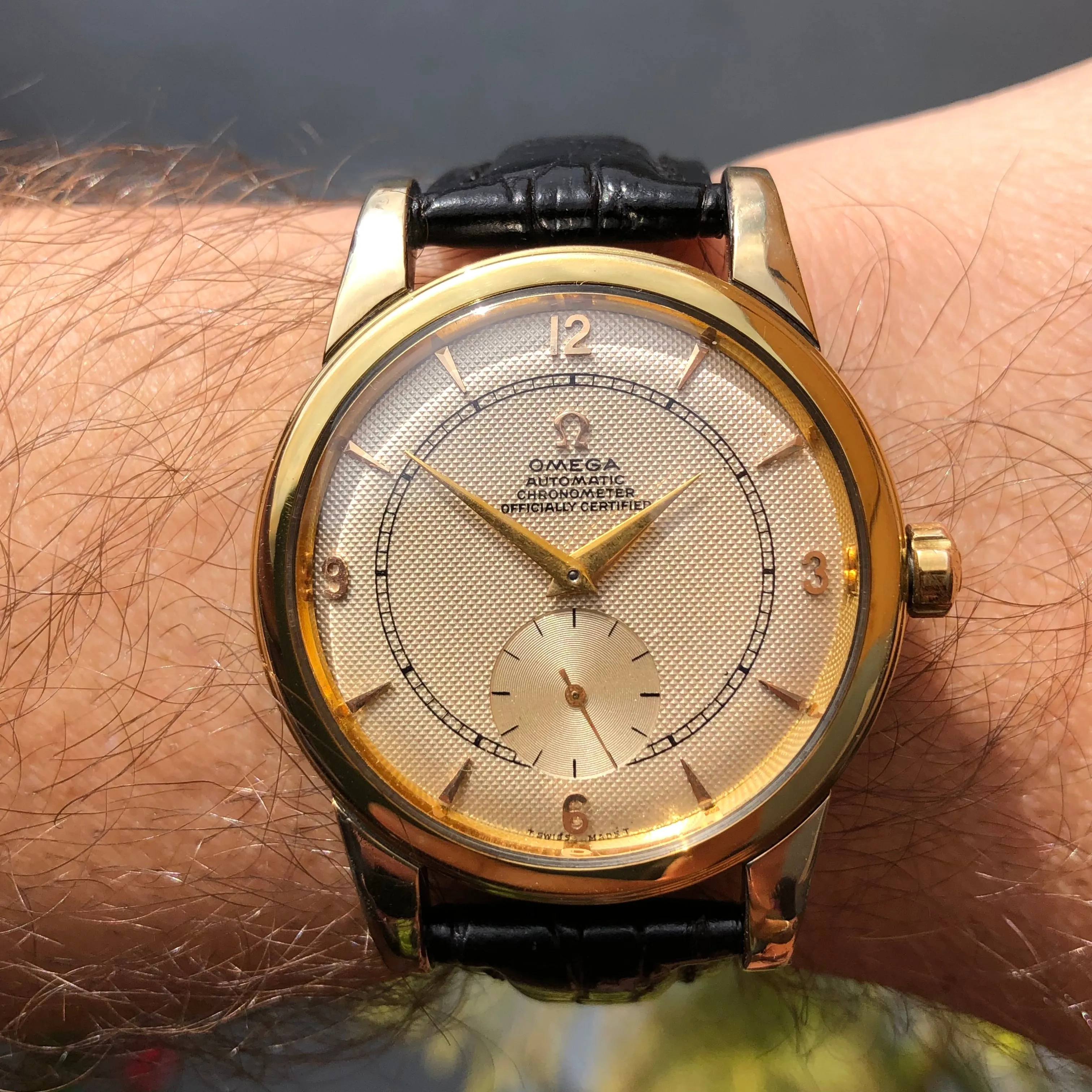 1947 Omega 2493-1 Chronometer Gold Cap Waffle Dial Caliber 333 Automatic Dress 36mm Wristwatch