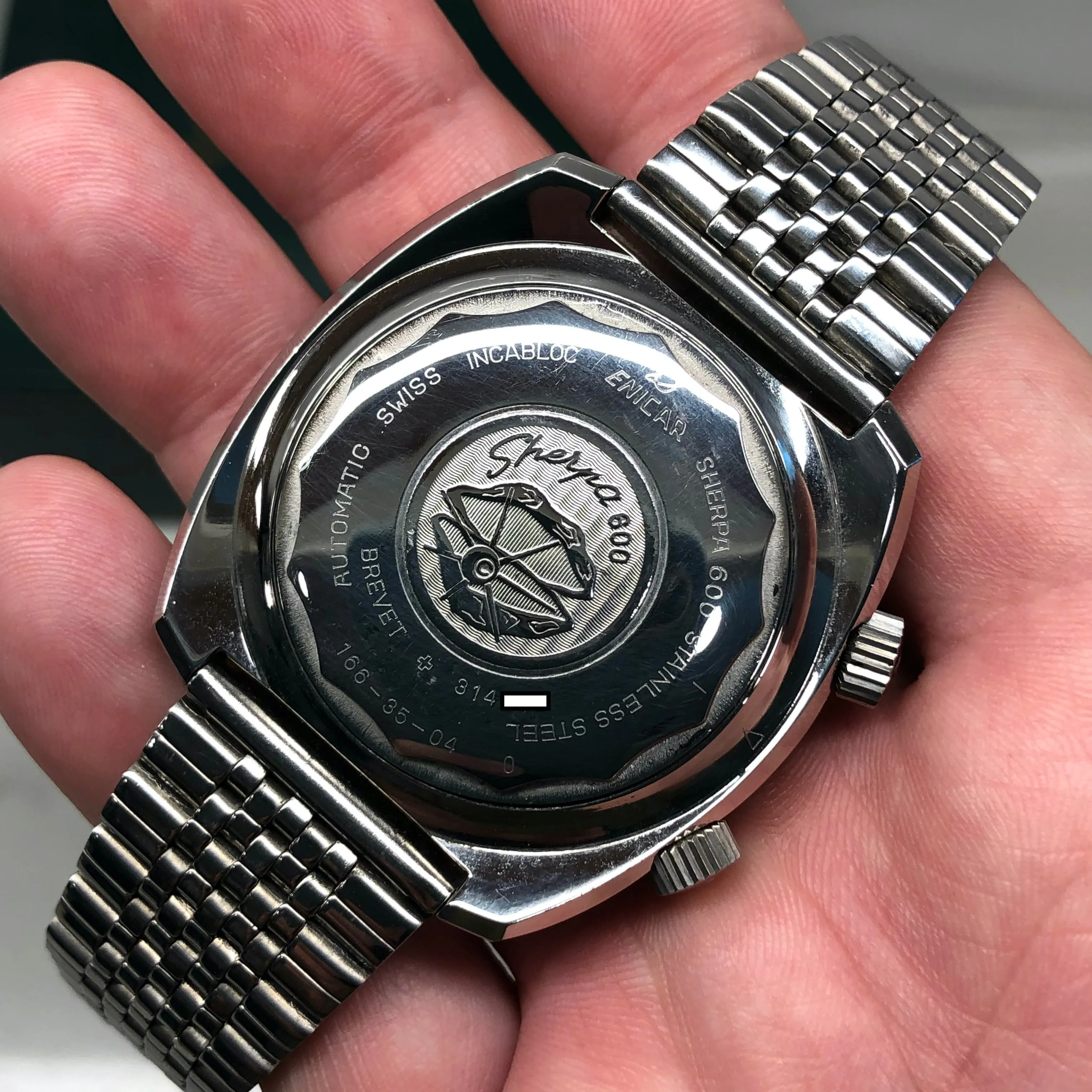 1960s Enicar Sherpa Guide 600 GMT World Time 166-35-04 43mm Vintage Automatic Wristwatch Old Stock