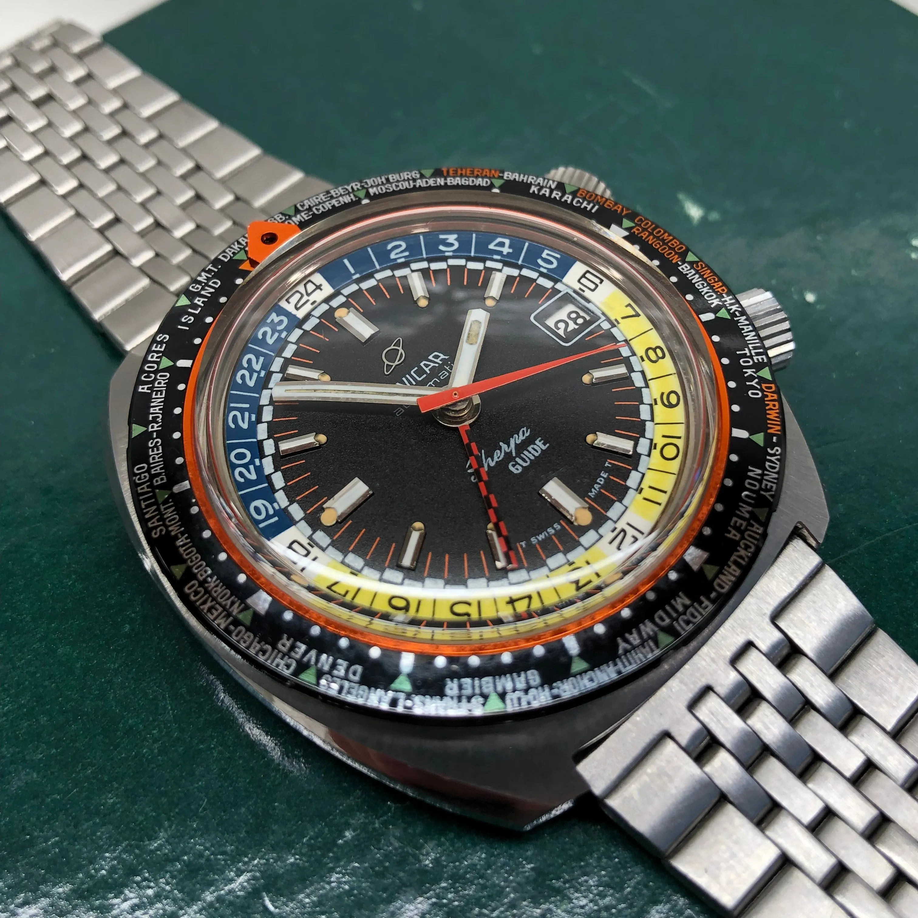 1960s Enicar Sherpa Guide 600 GMT World Time 166-35-04 43mm Vintage Automatic Wristwatch Old Stock