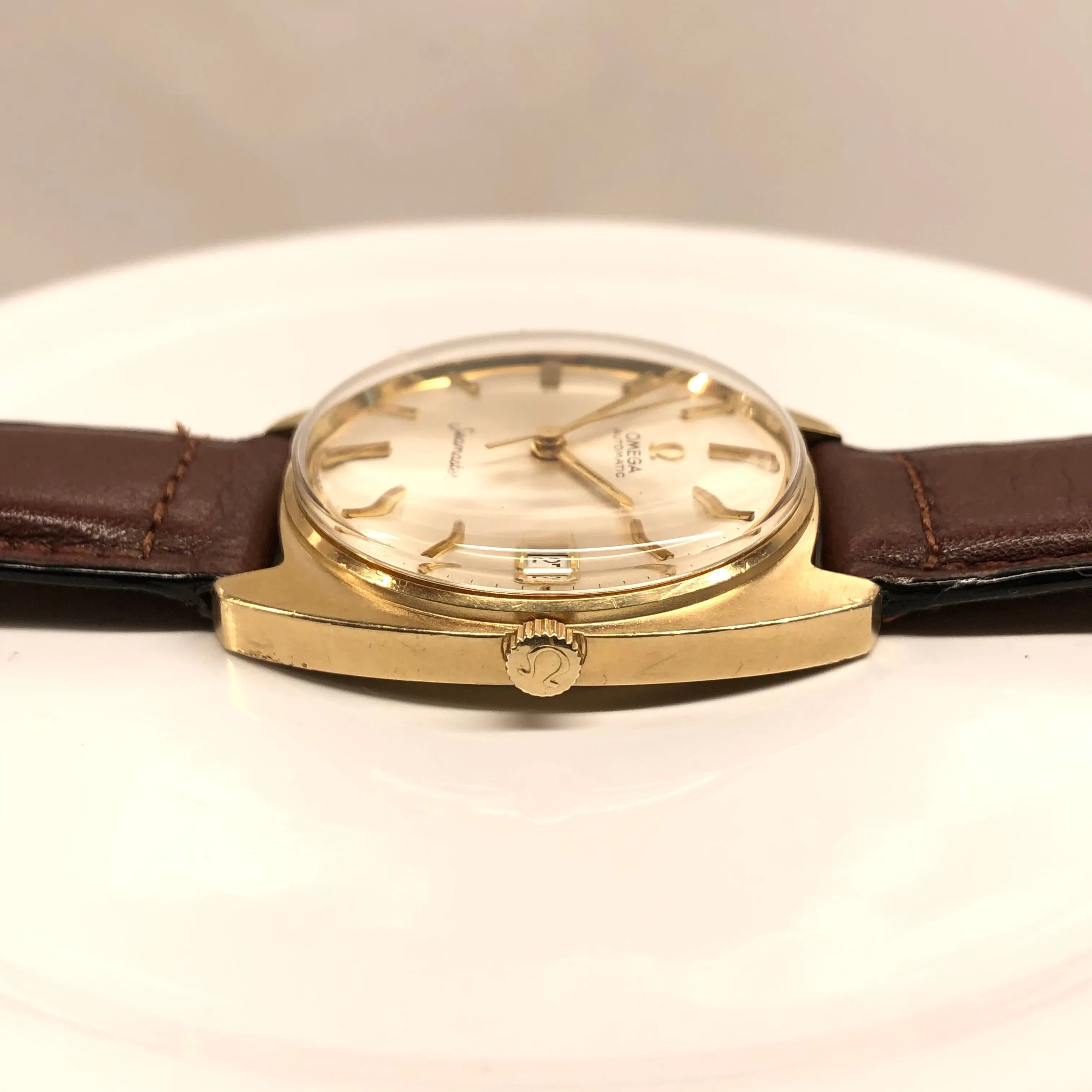1966 Omega Seamaster 6736 14K Yellow Gold Caliber 563 Date Automatic Wristwatch