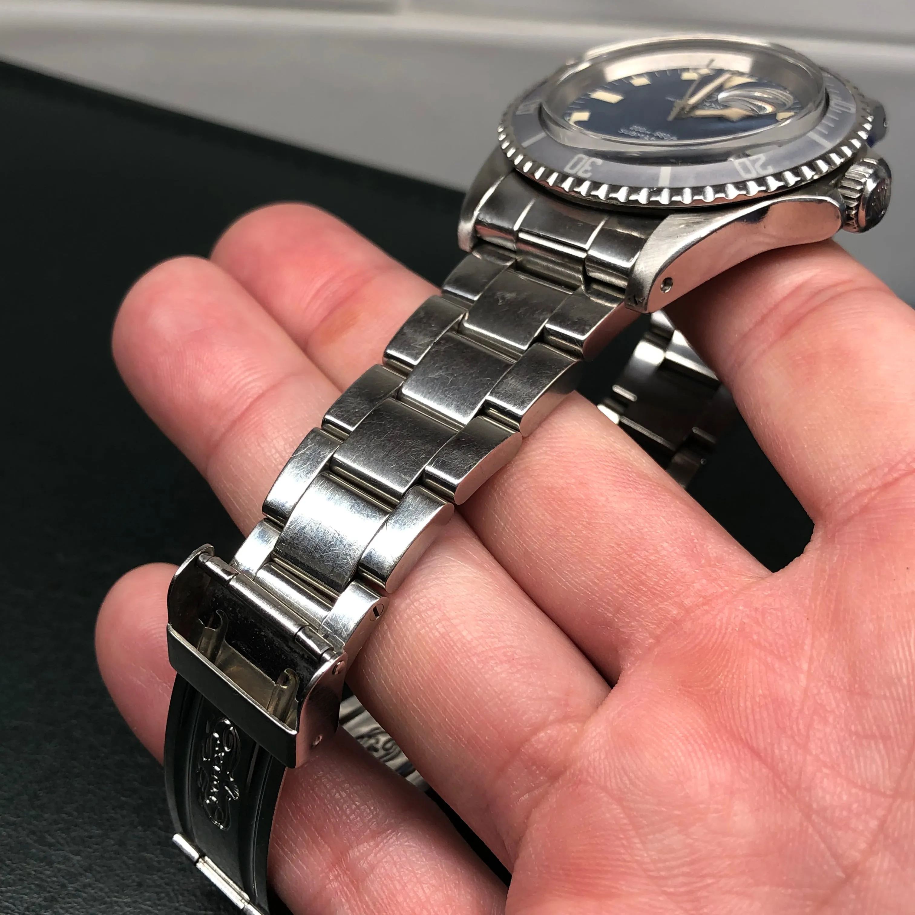 1968 Vintage Tudor Submariner 7021 Blue Snowflake Dial Kissing 40 Ghost Insert Automatic Wristwatch