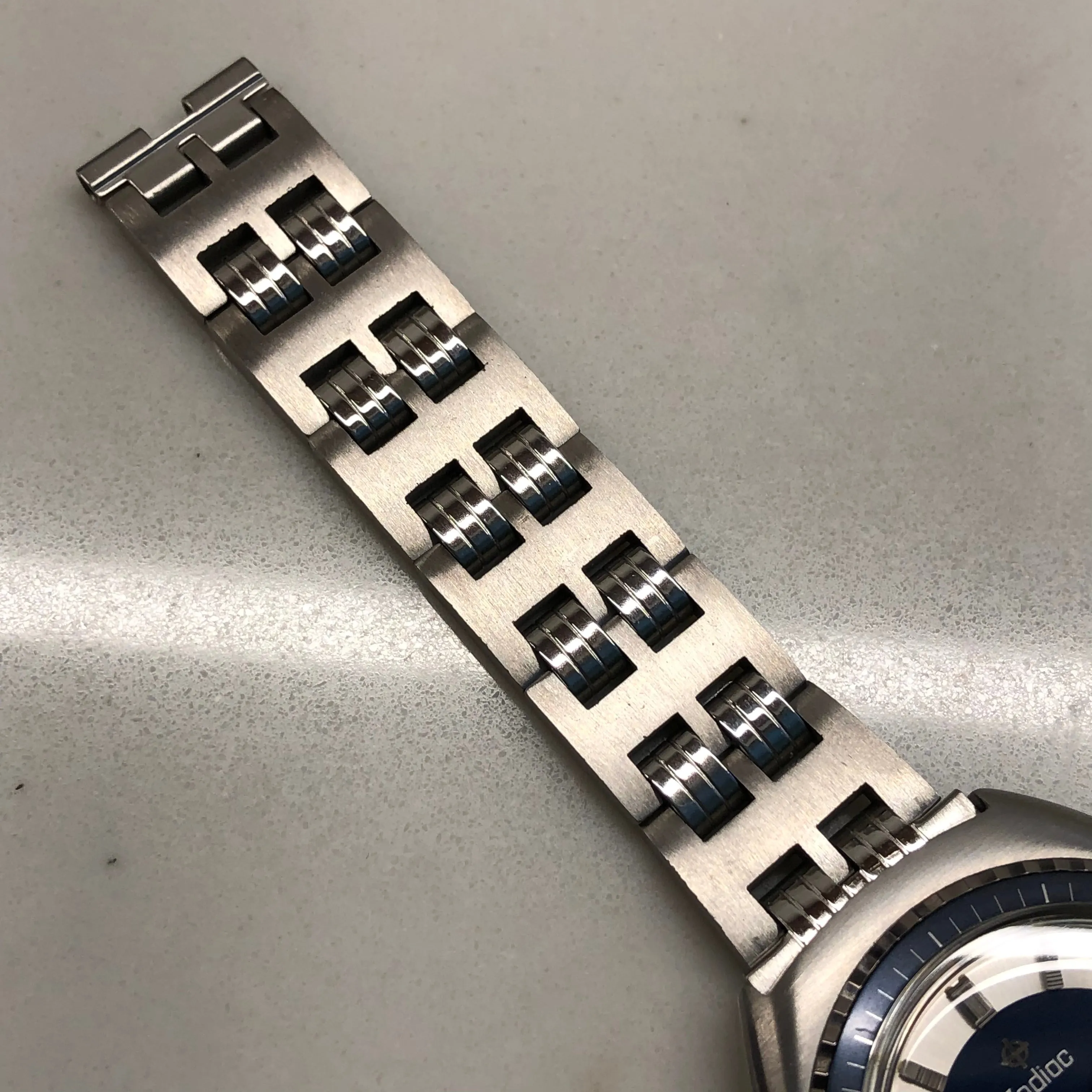 1970s Zodaic SST 36000 Blue 862 951 Vintage Automatic Wristwatch Old Stock