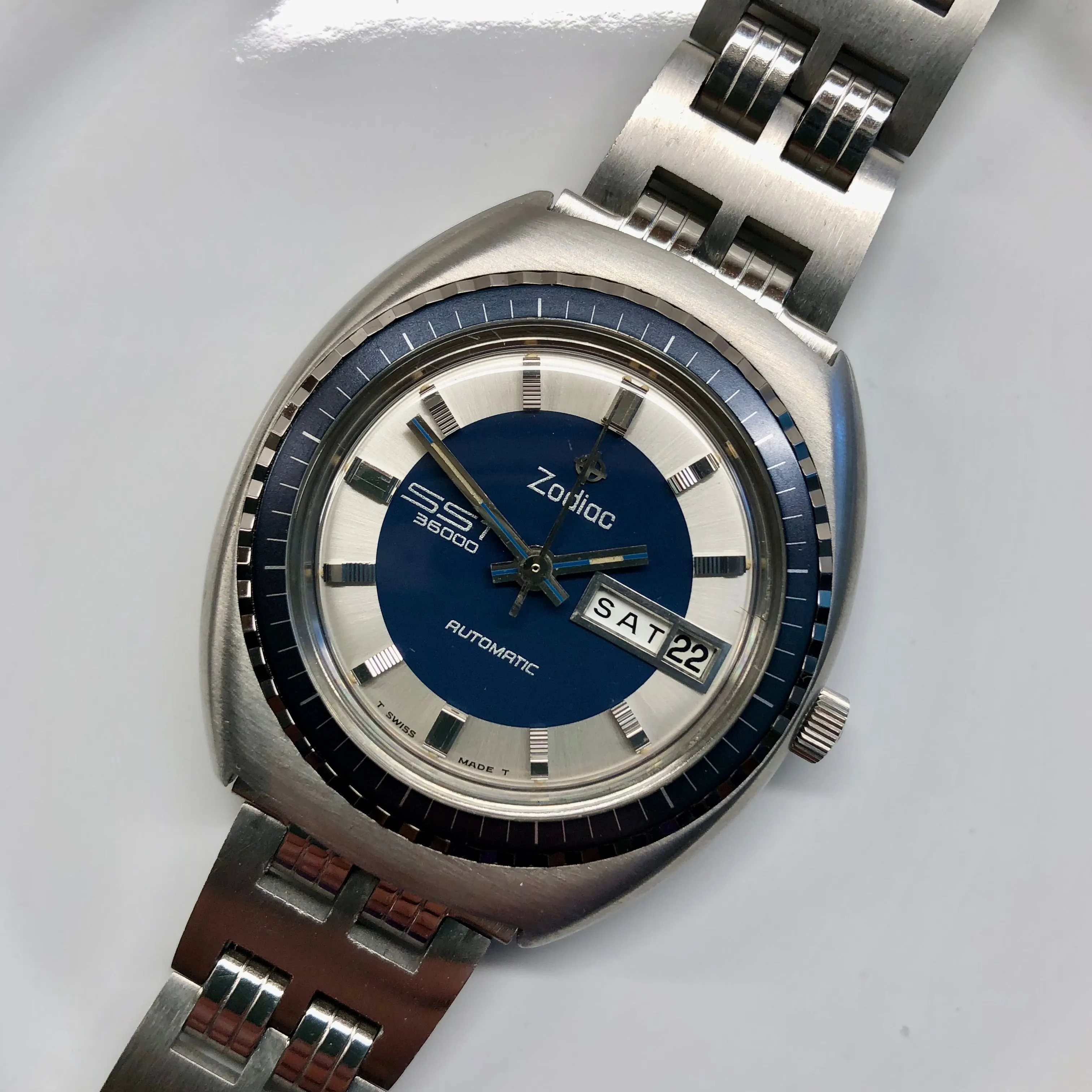 1970s Zodaic SST 36000 Blue 862 951 Vintage Automatic Wristwatch Old Stock