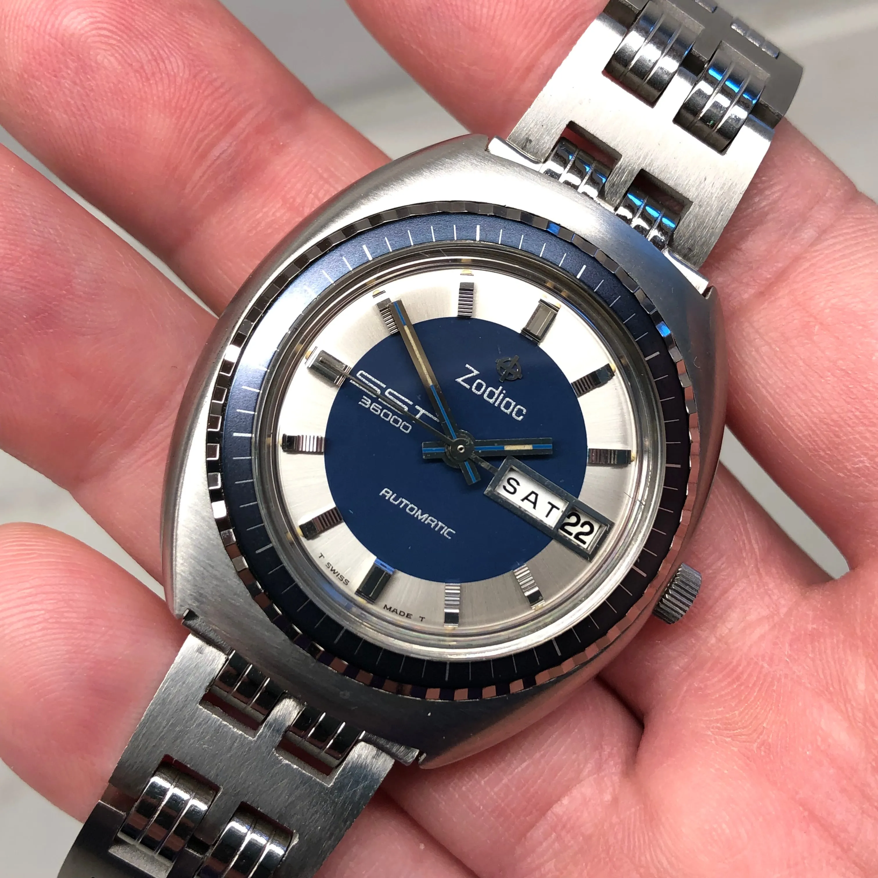 1970s Zodaic SST 36000 Blue 862 951 Vintage Automatic Wristwatch Old Stock