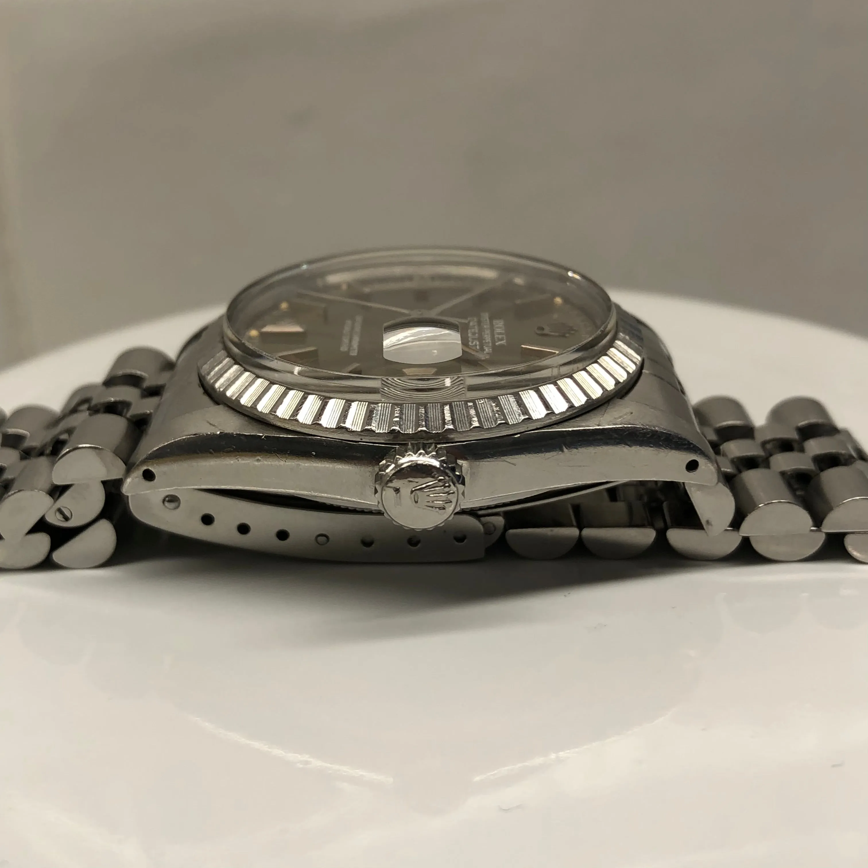 1982 Rolex Datejust 16030 Steel Taupe Dial Engine Turned Automatic Wristwatch
