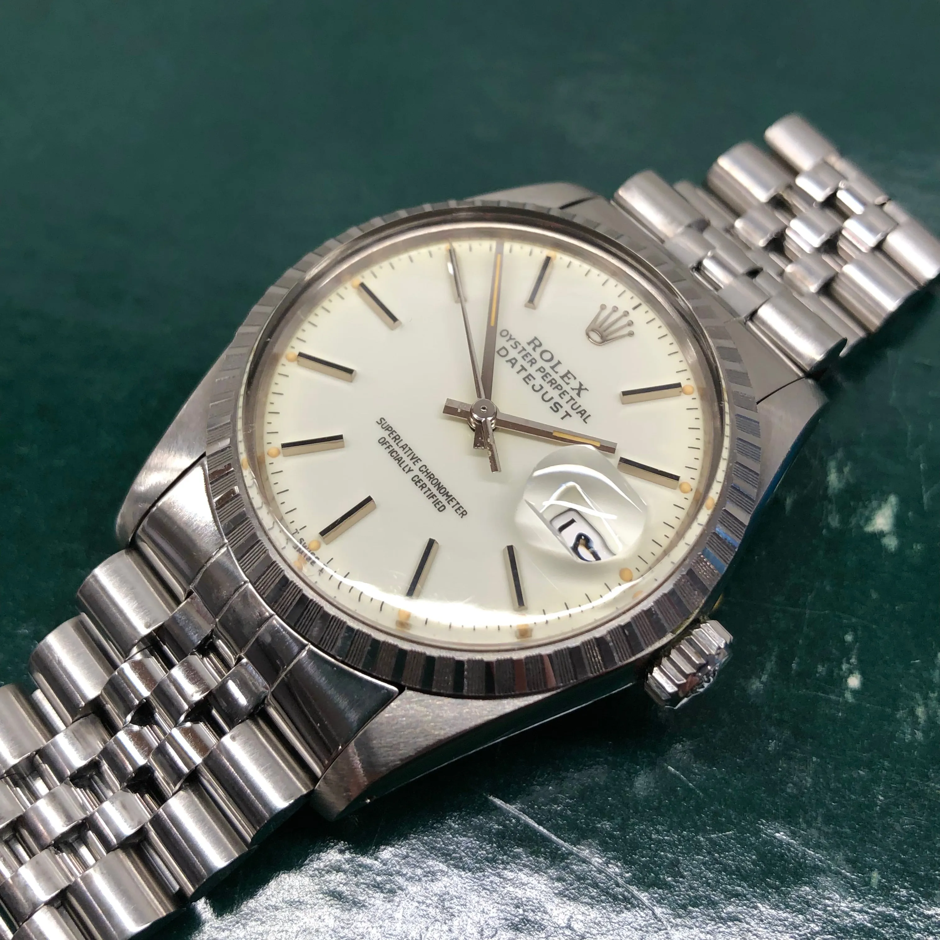 1984 Rolex Datejust 16030 Steel White Porcelain Engine Turned Automatic Wristwatch