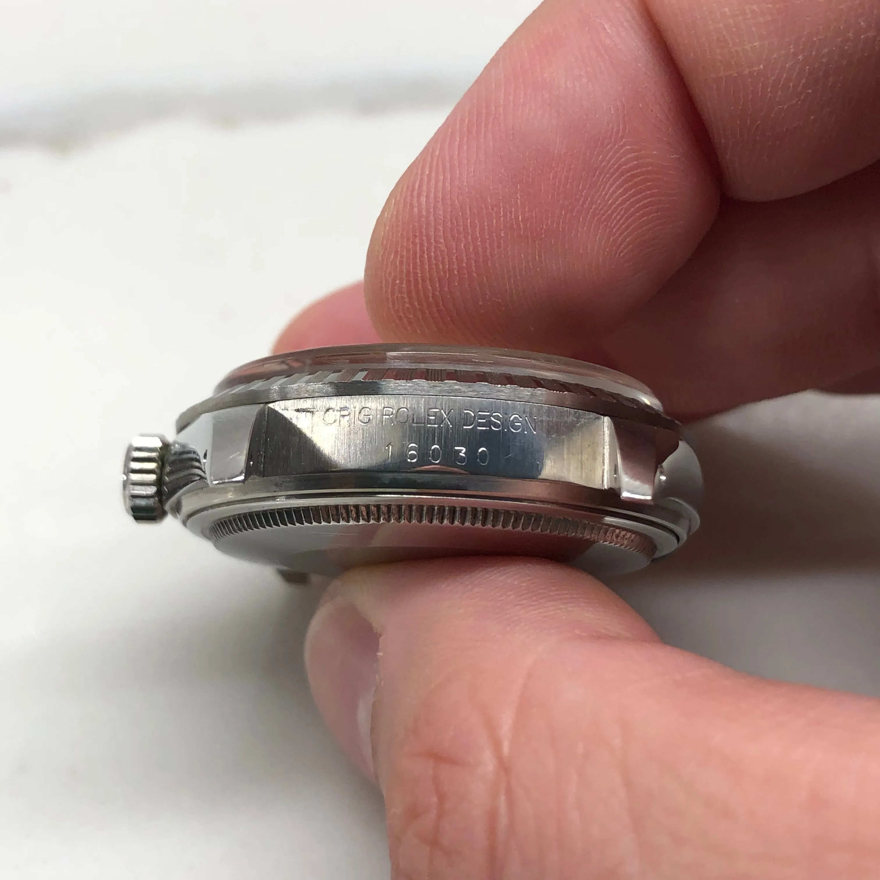 1984 Rolex Datejust 16030 Steel White Porcelain Engine Turned Automatic Wristwatch