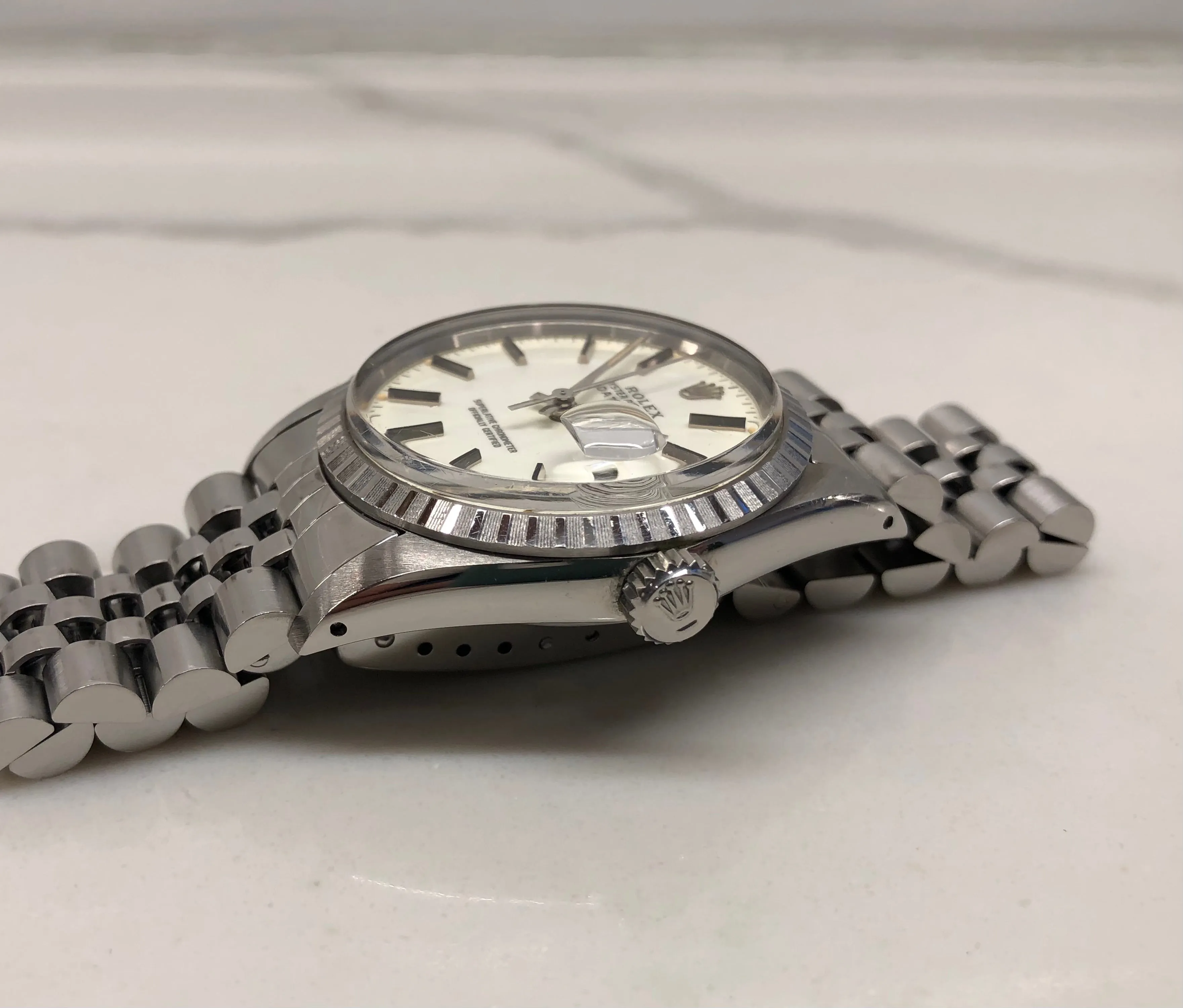 1984 Rolex Datejust 16030 Steel White Porcelain Engine Turned Automatic Wristwatch