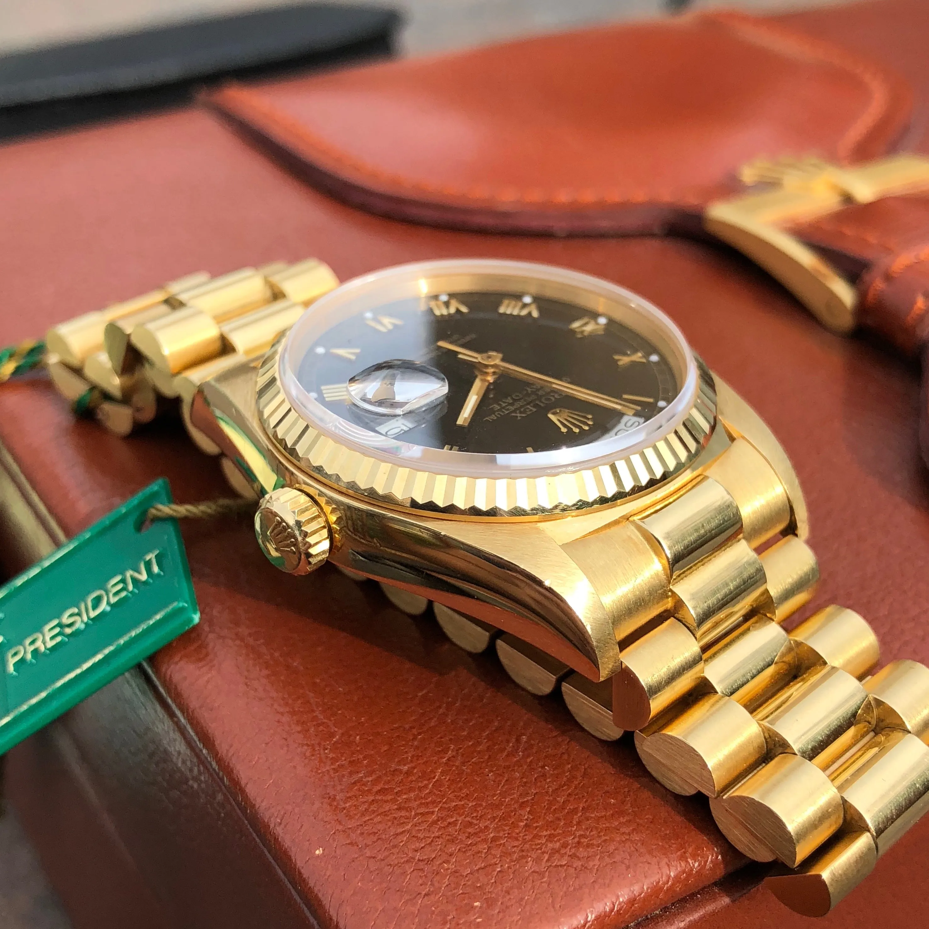 1984 Rolex President 18038 Day Date 18K Yellow Gold Black Roman Box and Tags