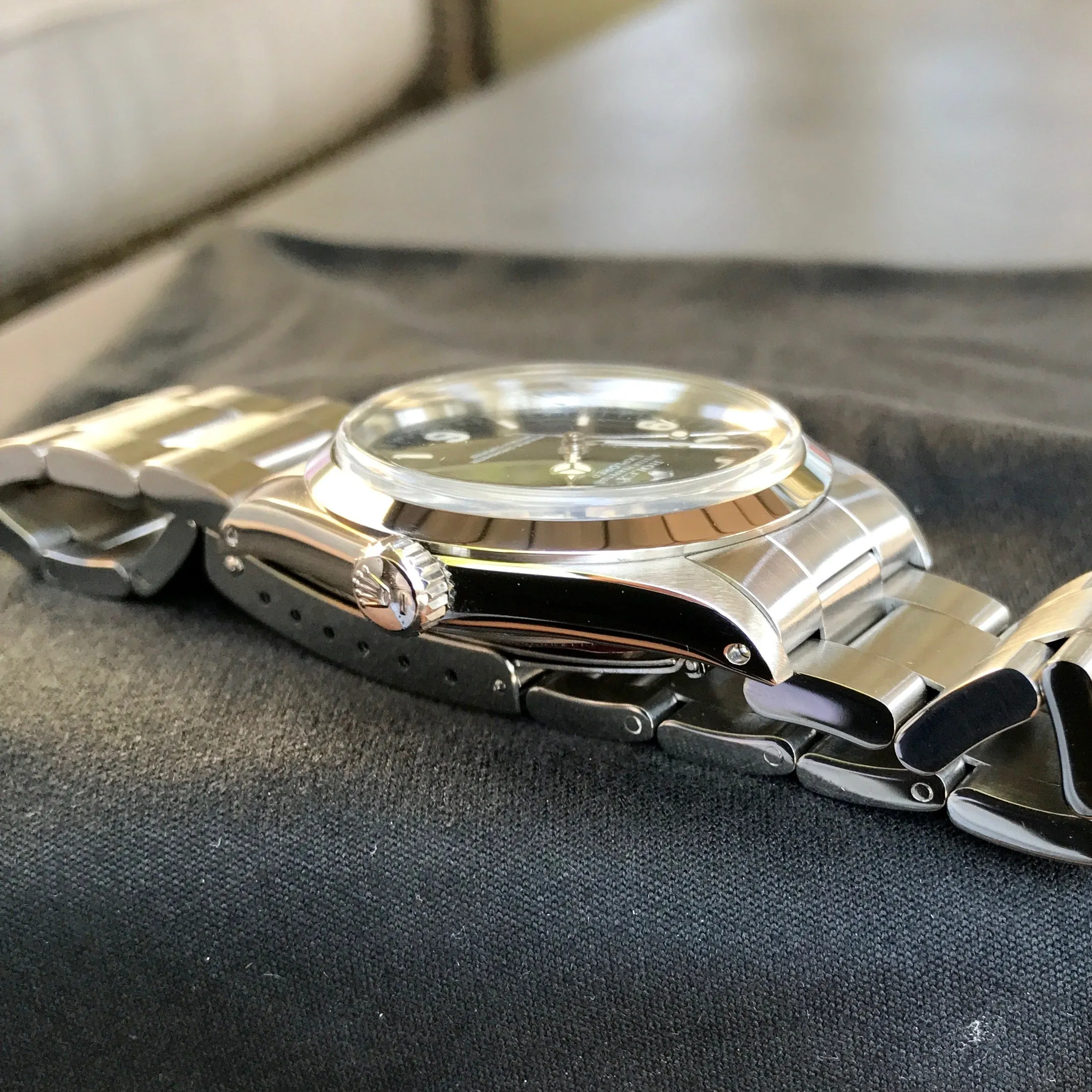 1987 Rolex Explorer 1016 R Serial Stainless Steel Caliber 1570 Automatic Wristwatch