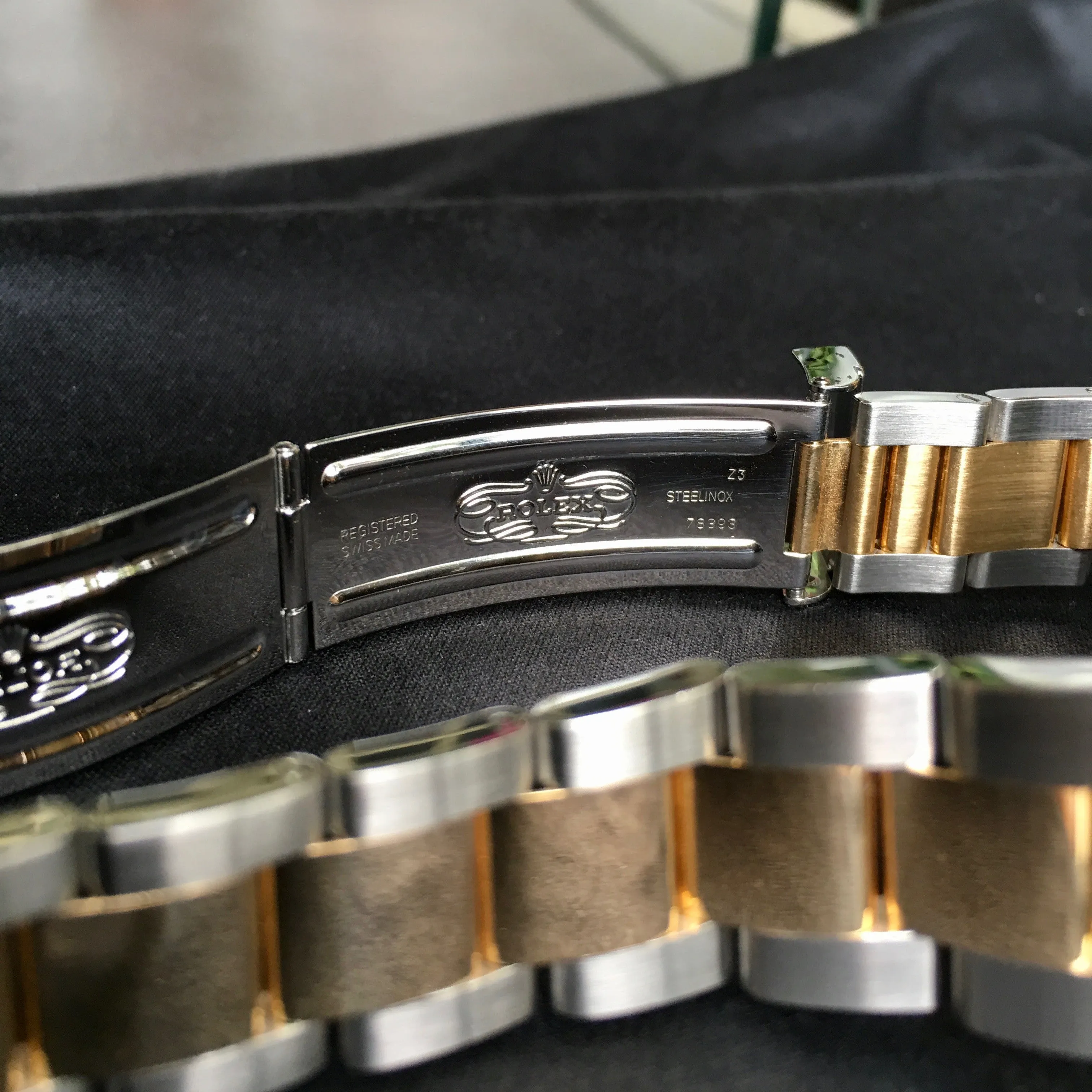 1995 Rolex Daytona 16523 Zenith Black Two Tone Steel & Gold "T" Serial