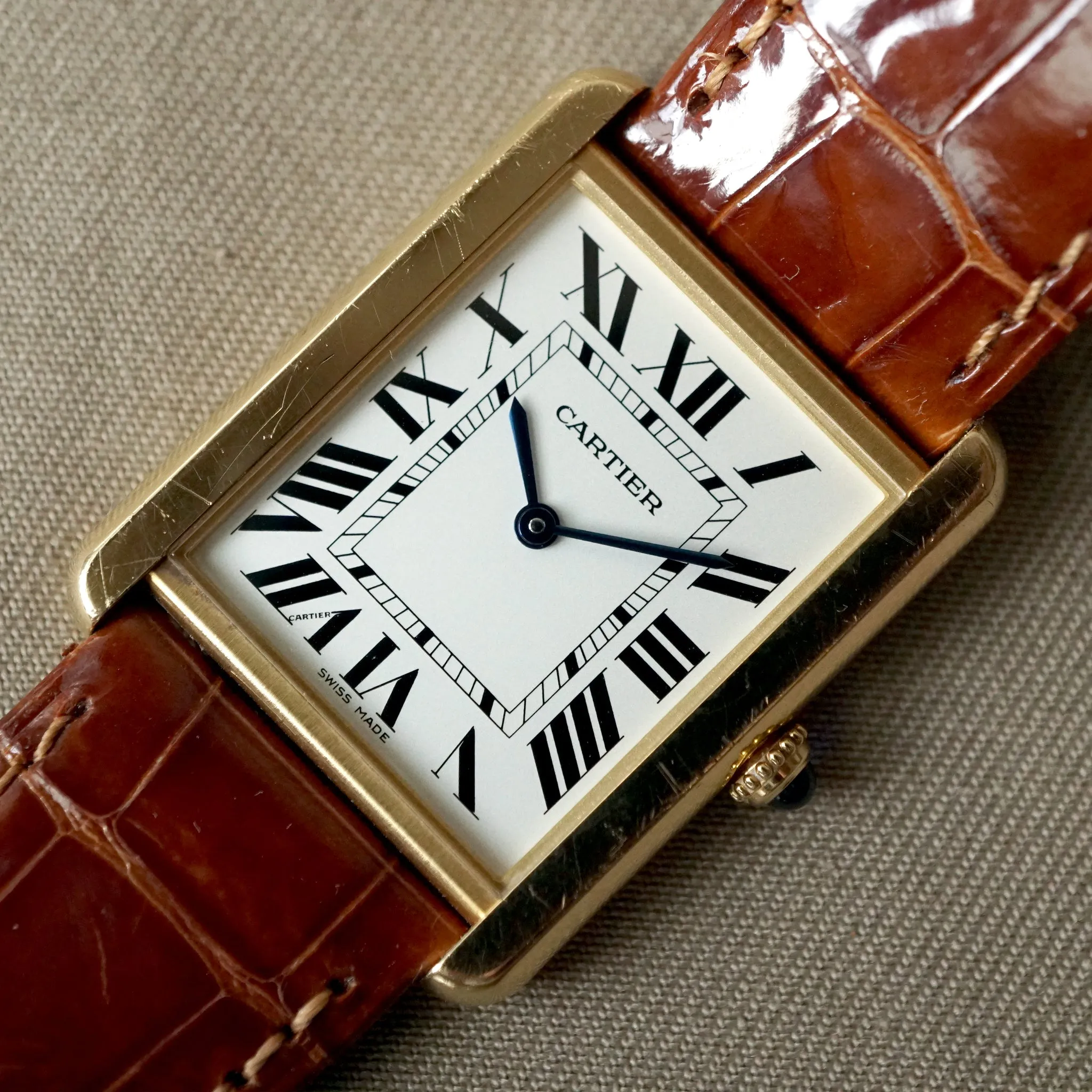 2013 CARTIER TANK SOLO MEN'S LARGE 18K YELLOW GOLD / STEEL BACK
