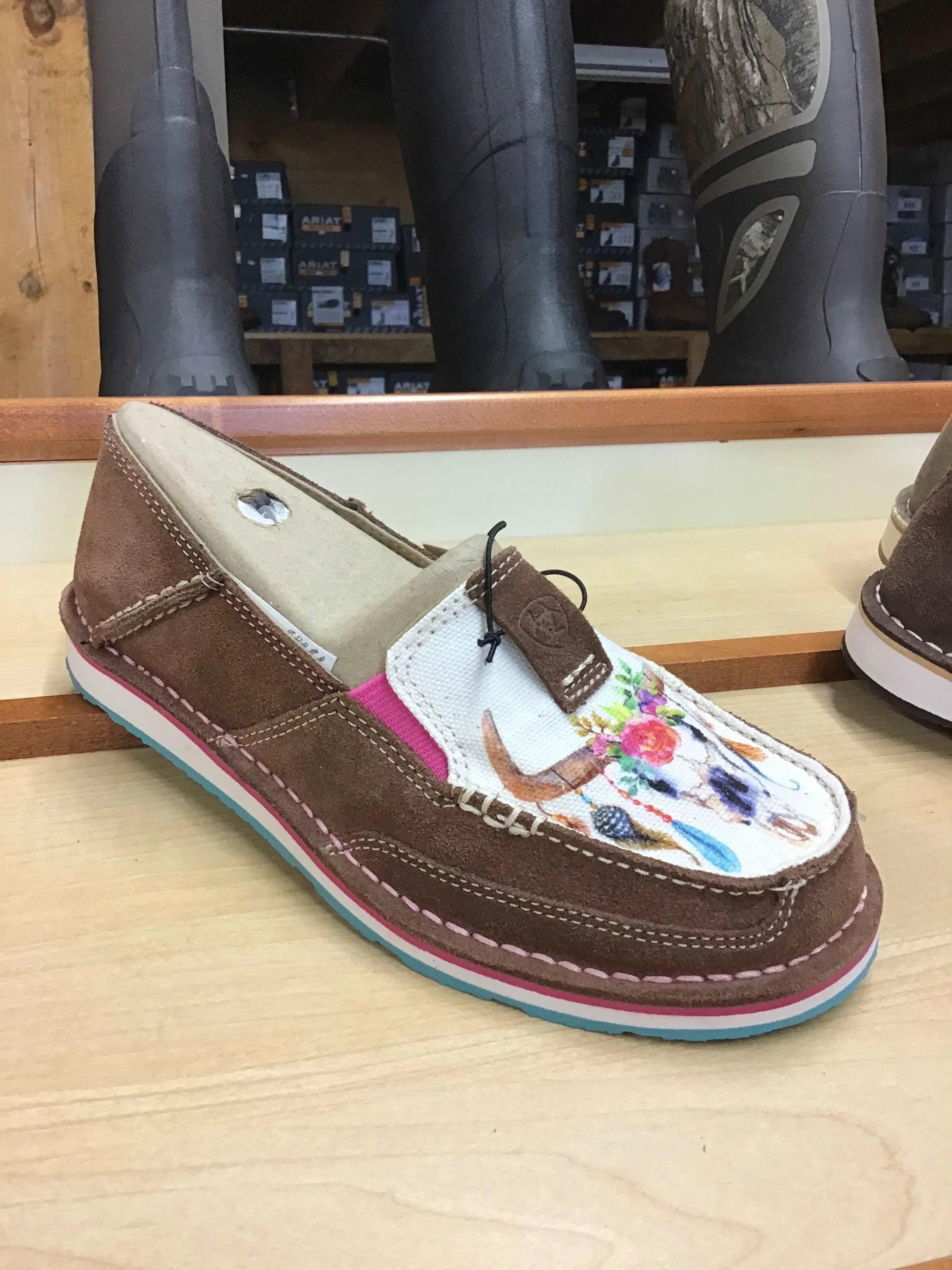 Ariat cruisers— several colors and styles available