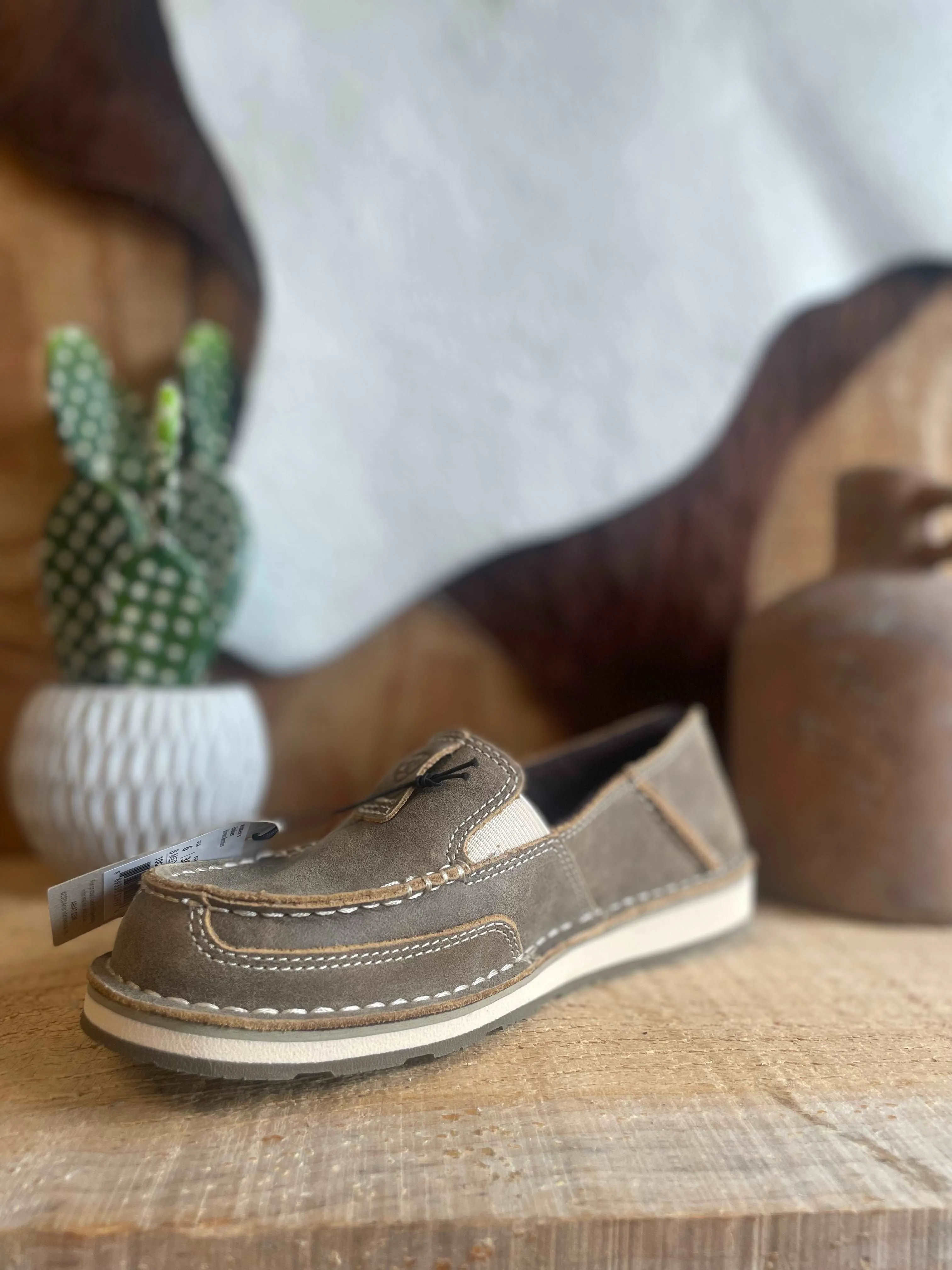 Ariat cruisers— several colors and styles available