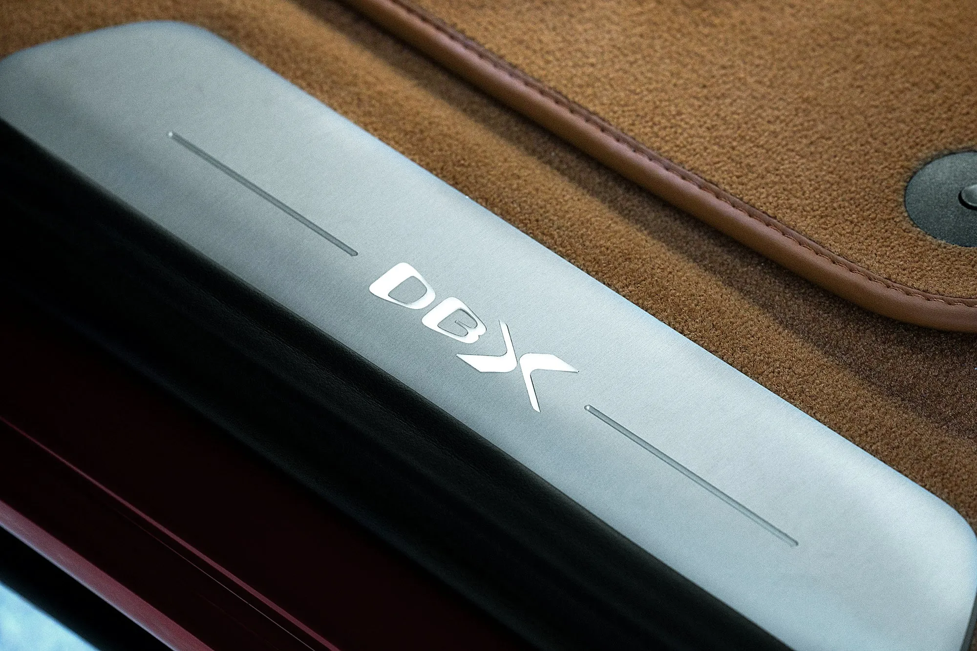 Aston Martin DBX Expressions Pack
