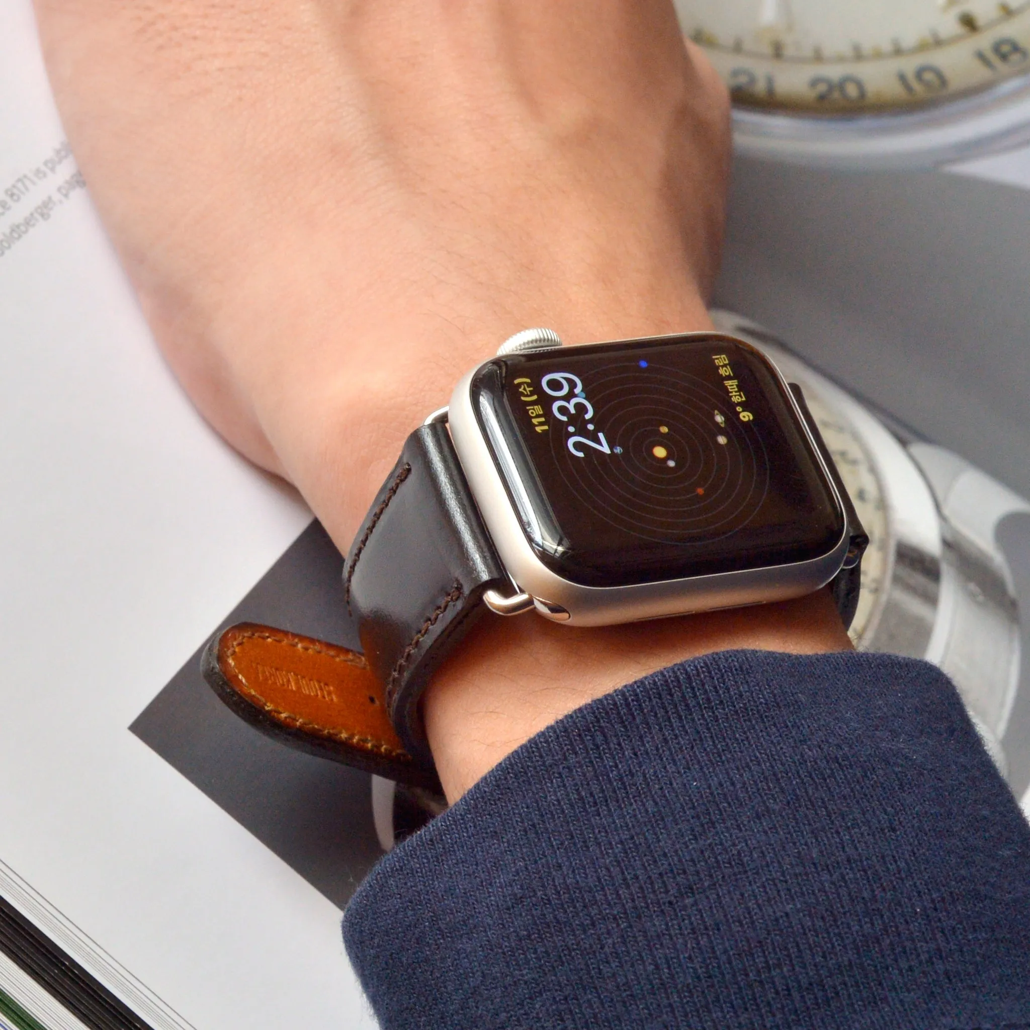 BLACK BRIDLE LEATHER HANDMADE APPLE WATCH STRAP ALL GENERATIONS