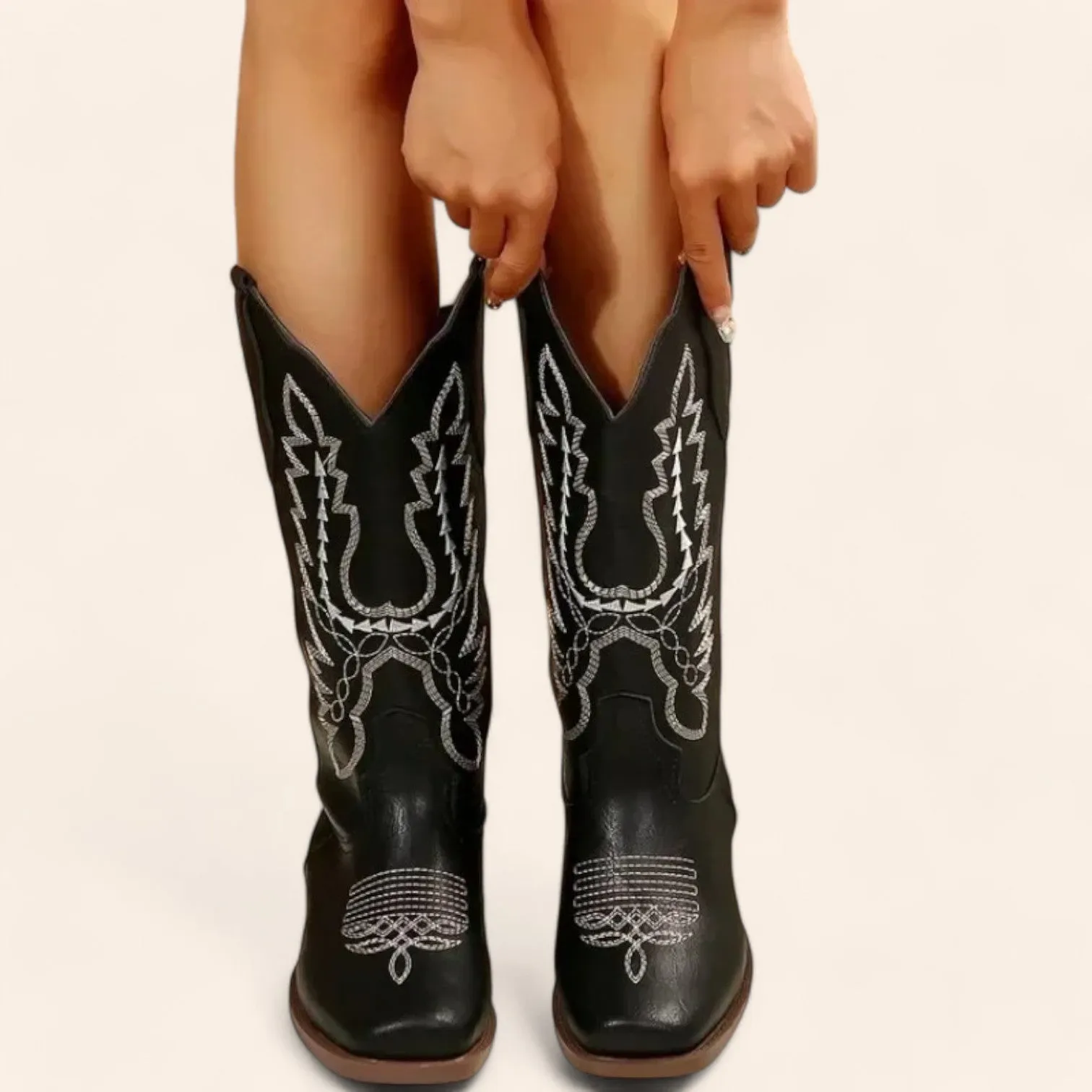 Black cowboy boots with white embroidery and low heels - N°18