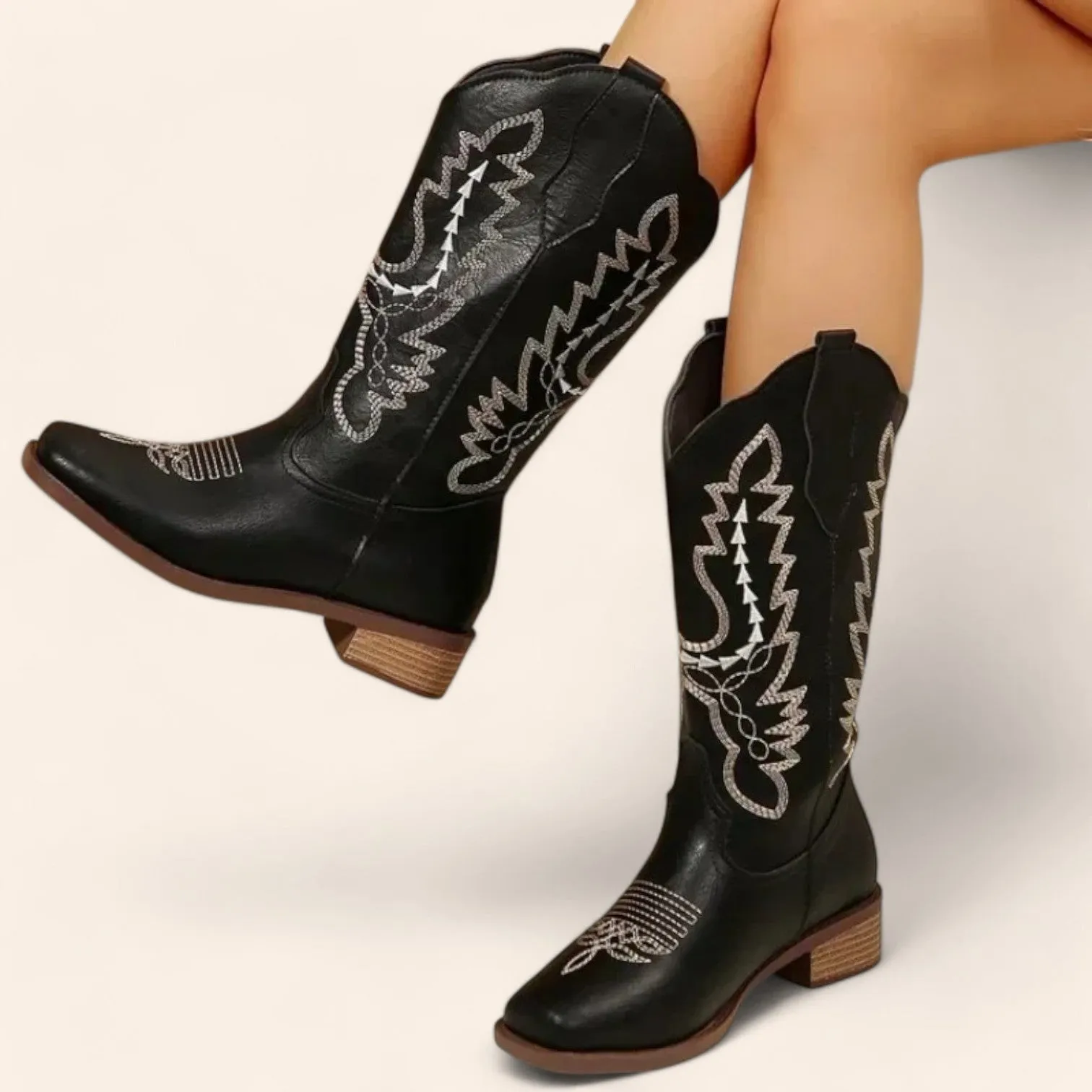 Black cowboy boots with white embroidery and low heels - N°18