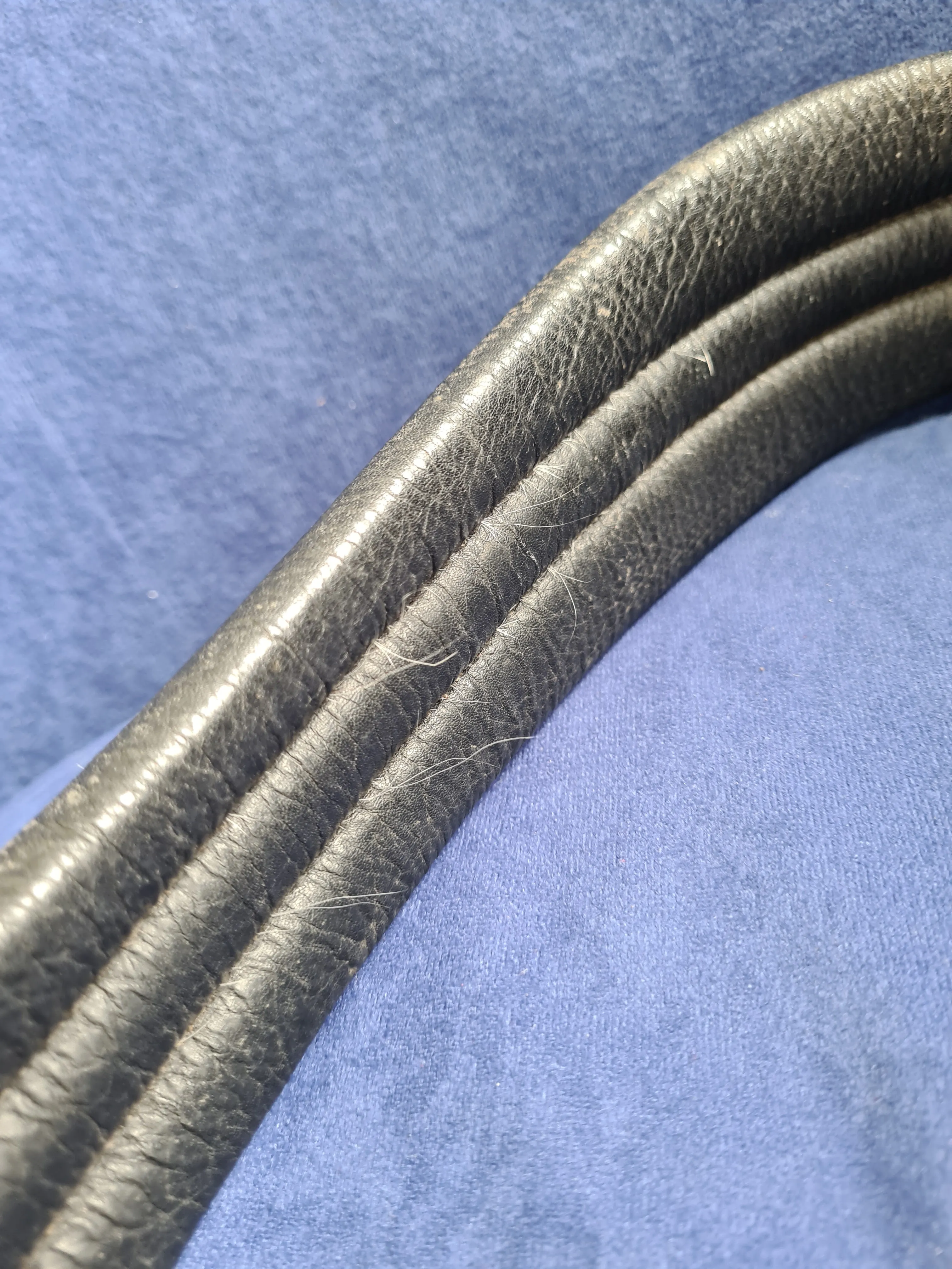 Black leather comfort girth 40"