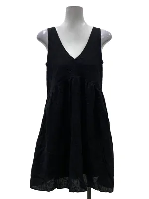 Black V-Neck Sleeveless Dress