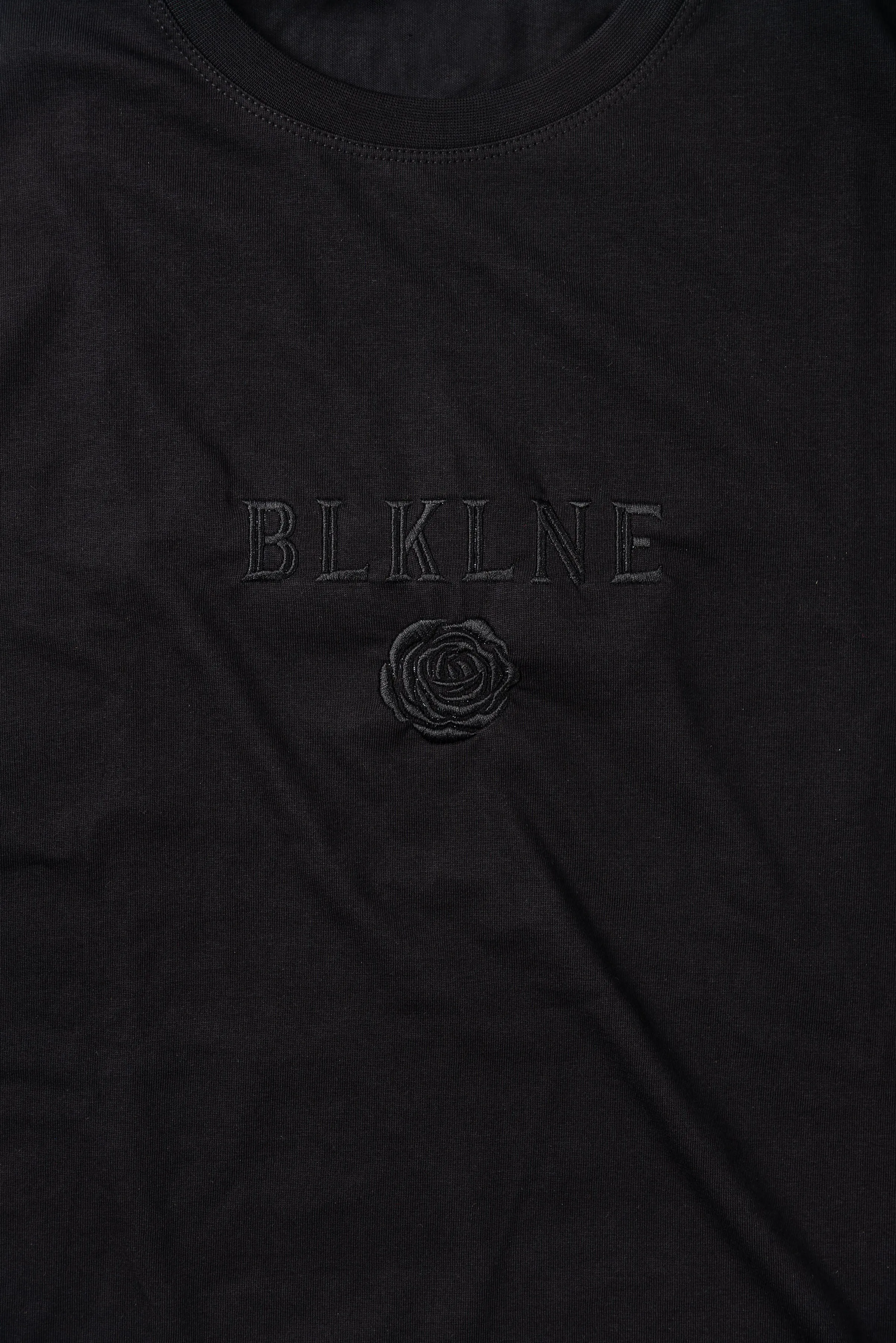 BLKLNE TEE