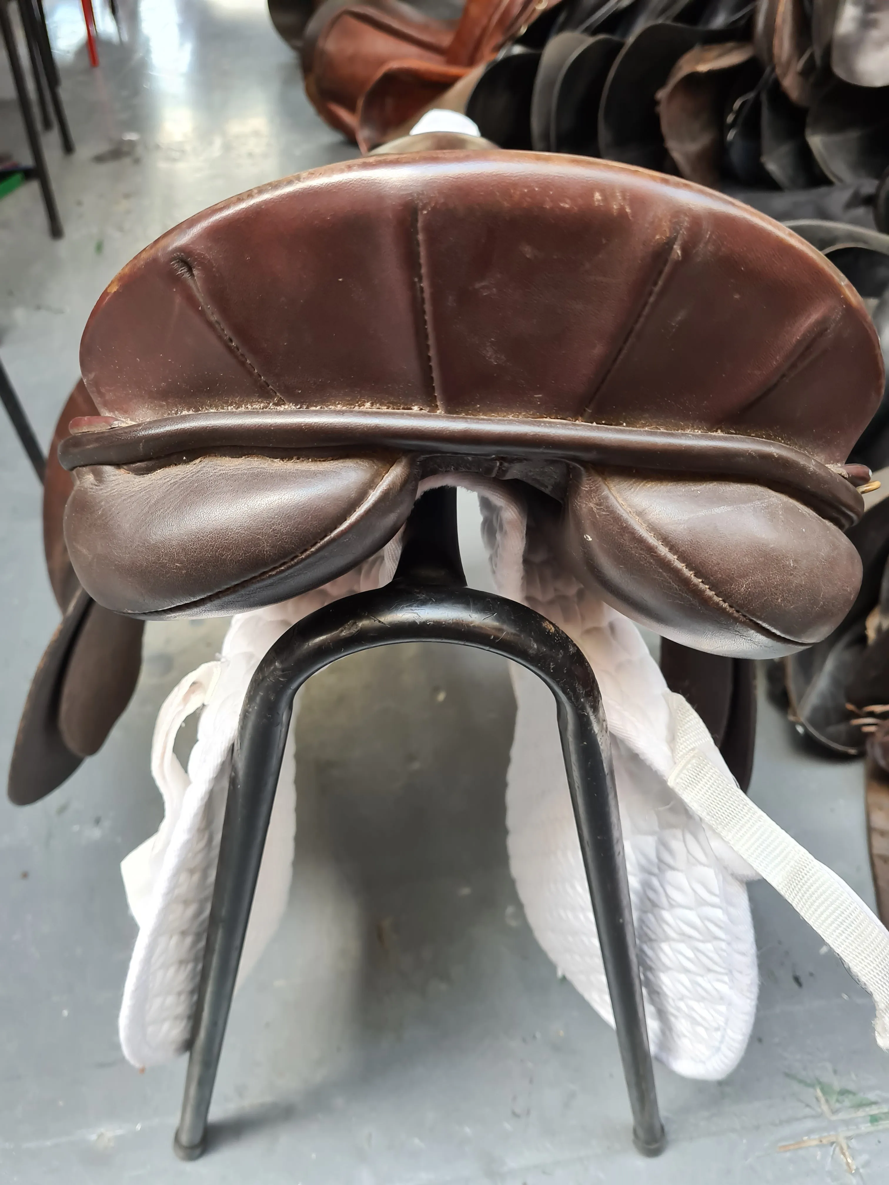 Brown Gfs 17" General purpose leather saddle FREE POSTAGE 🔵