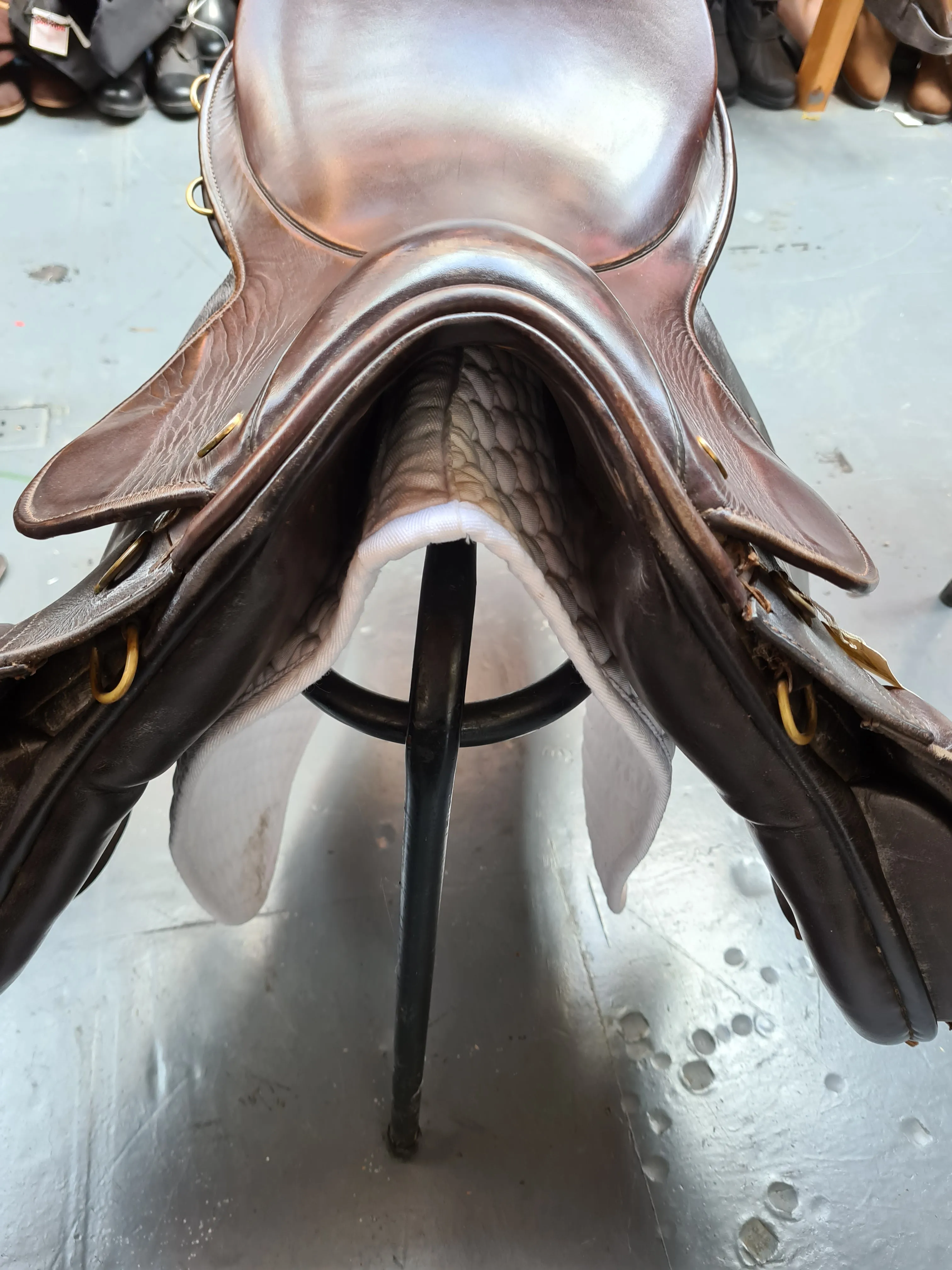 Brown Gfs 17" General purpose leather saddle FREE POSTAGE 🔵
