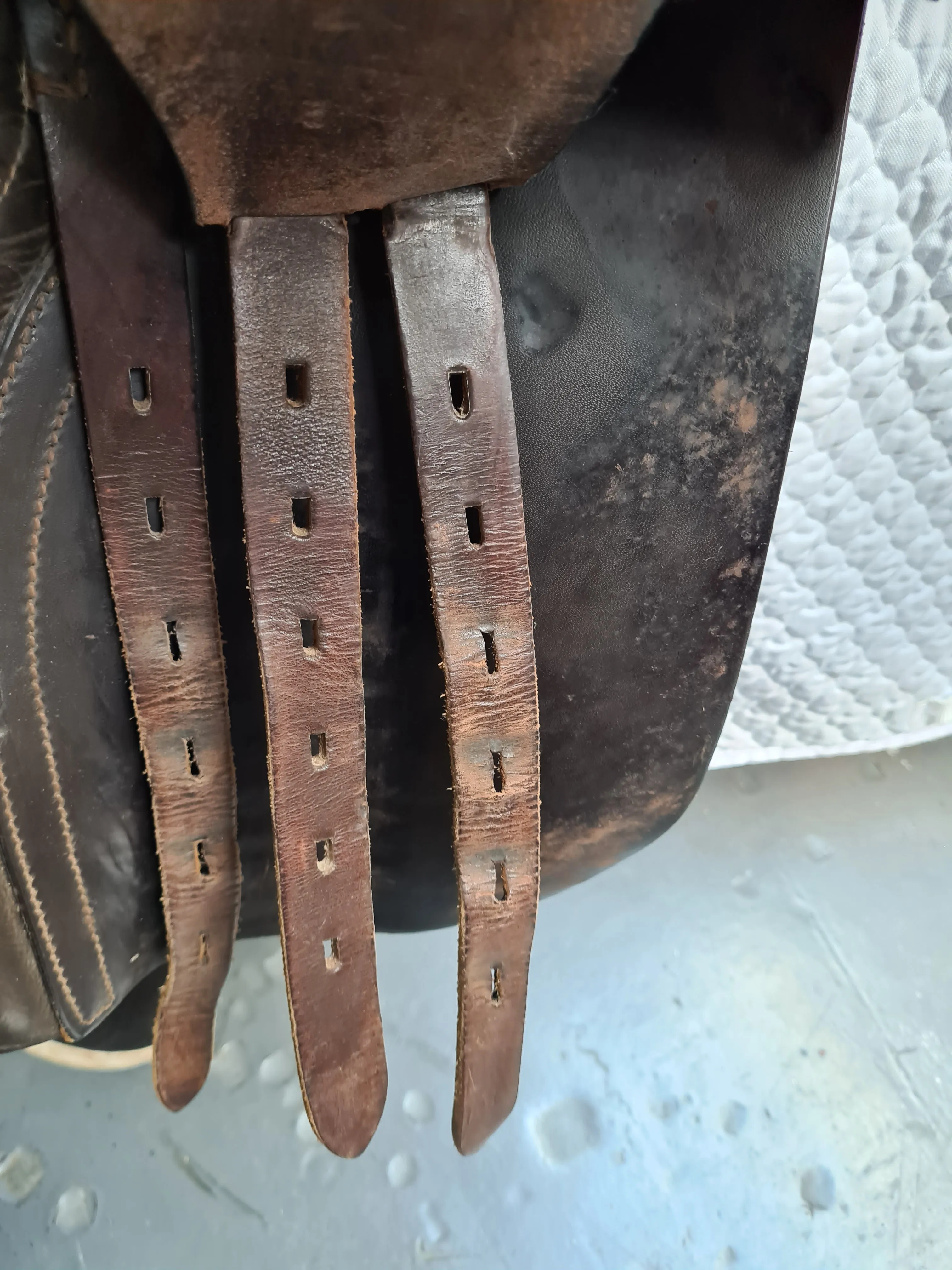Brown Gfs 17" General purpose leather saddle FREE POSTAGE 🔵