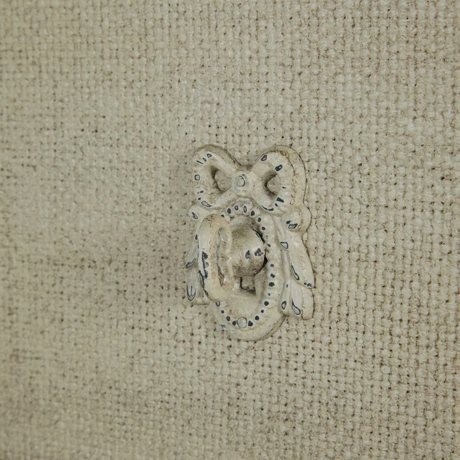CAROLINE CHEST