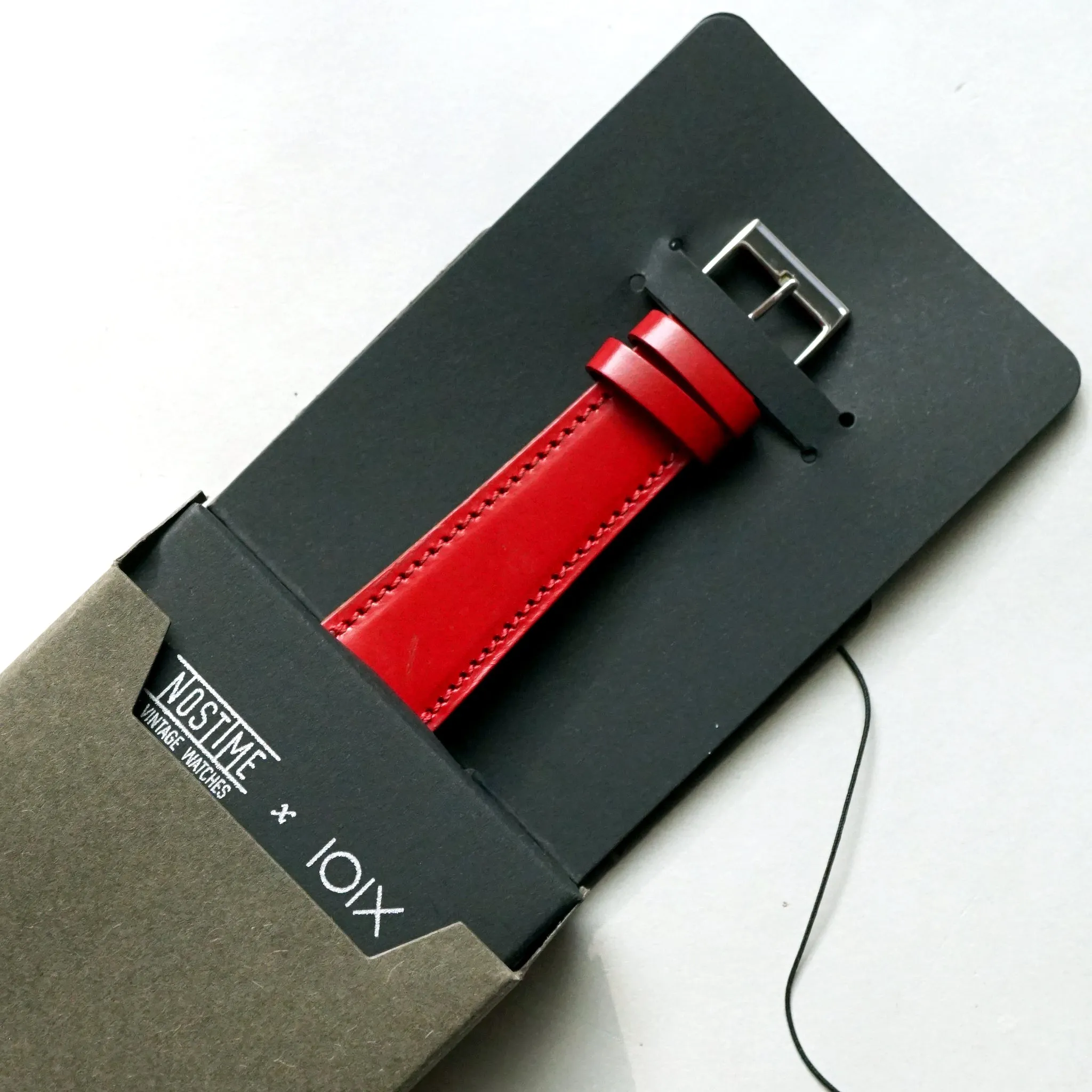 CHERRY RED BRIDLE LEATHER HANDMADE APPLE WATCH STRAP ALL GENERATIONS