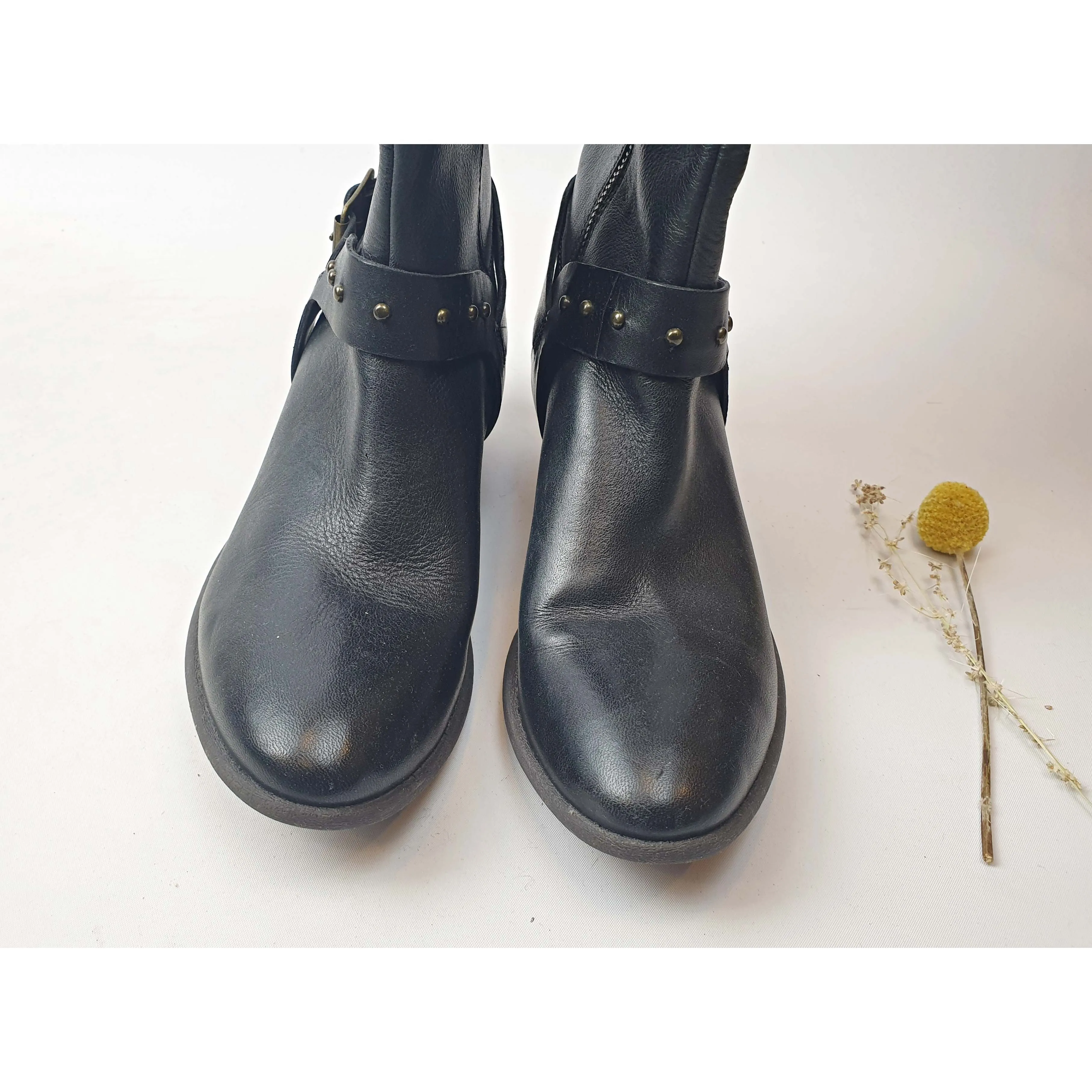 Clarks black leather knee high boots with low wooden heel size UK 5/US 7