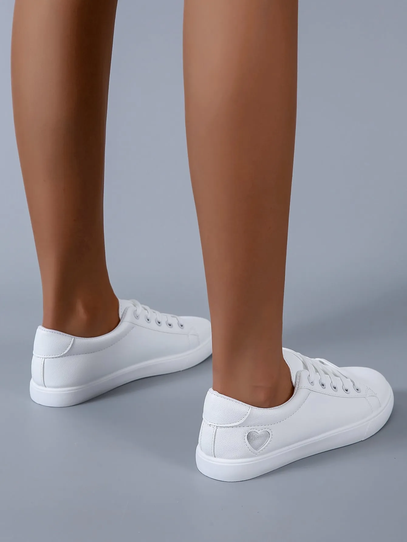 Comfortable Flat Athletic Shoes With Casual Lace-up Design