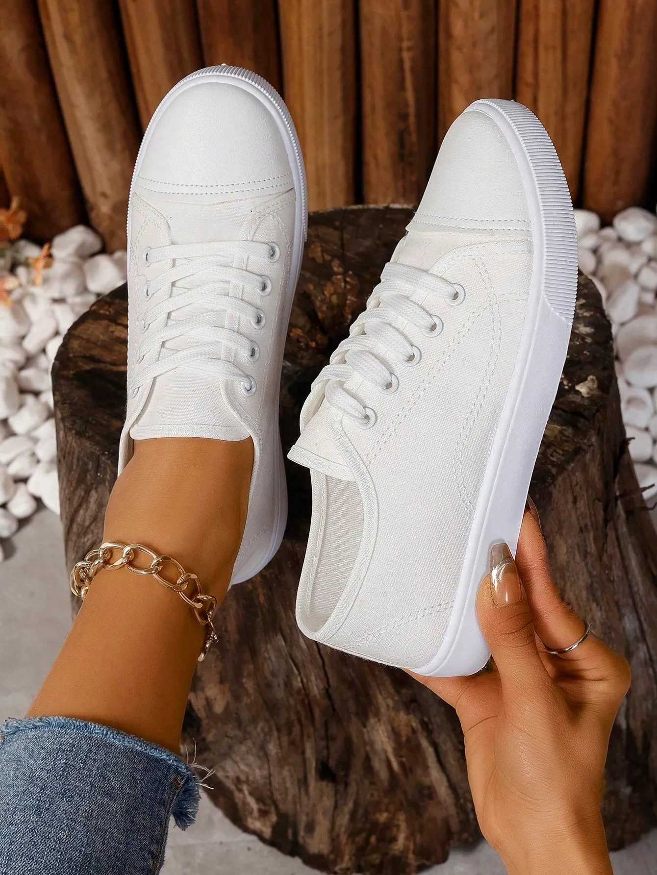 Comfortable Flat Athletic Shoes With Casual Lace-up Design