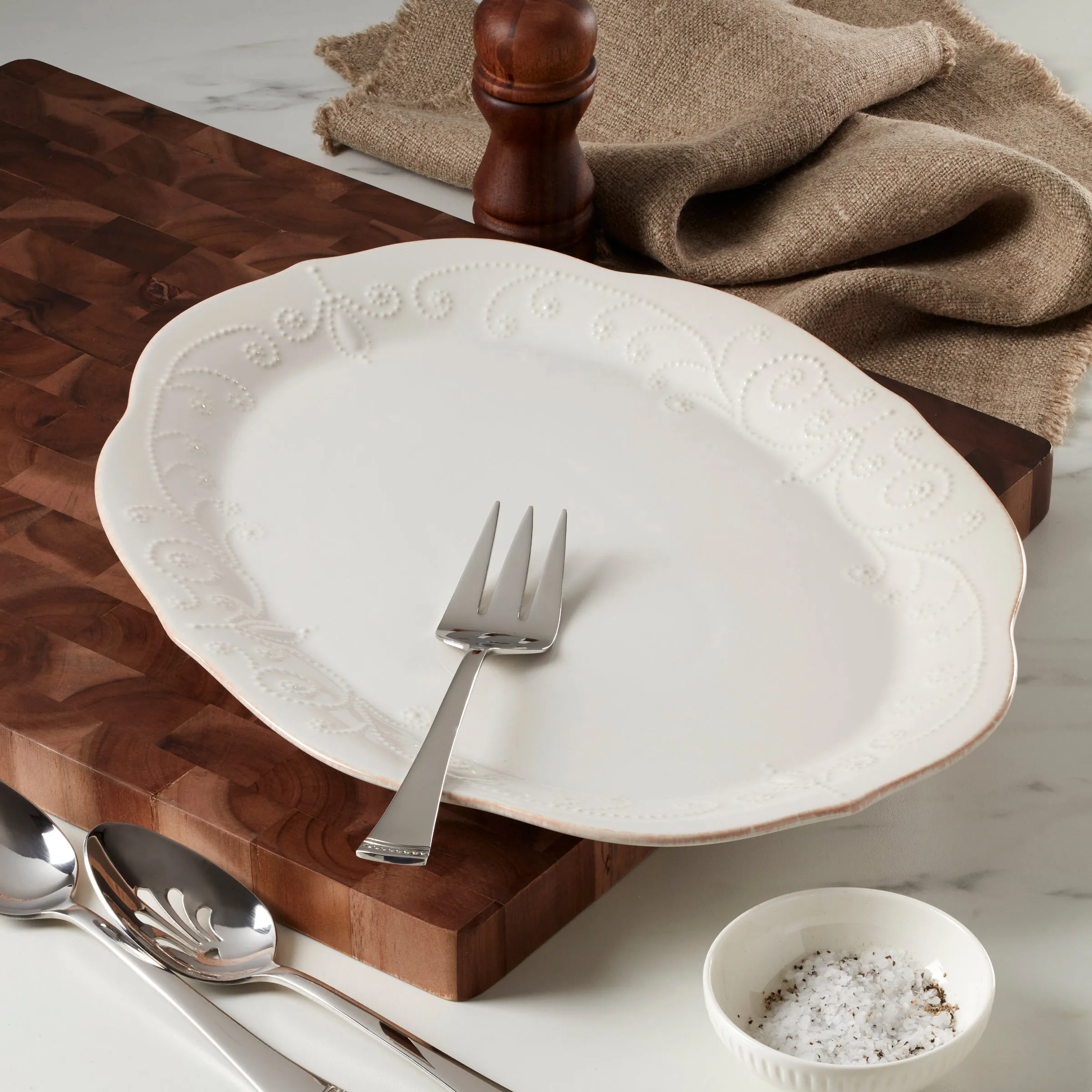 French Perle ™ 16" Oval Serving Platter