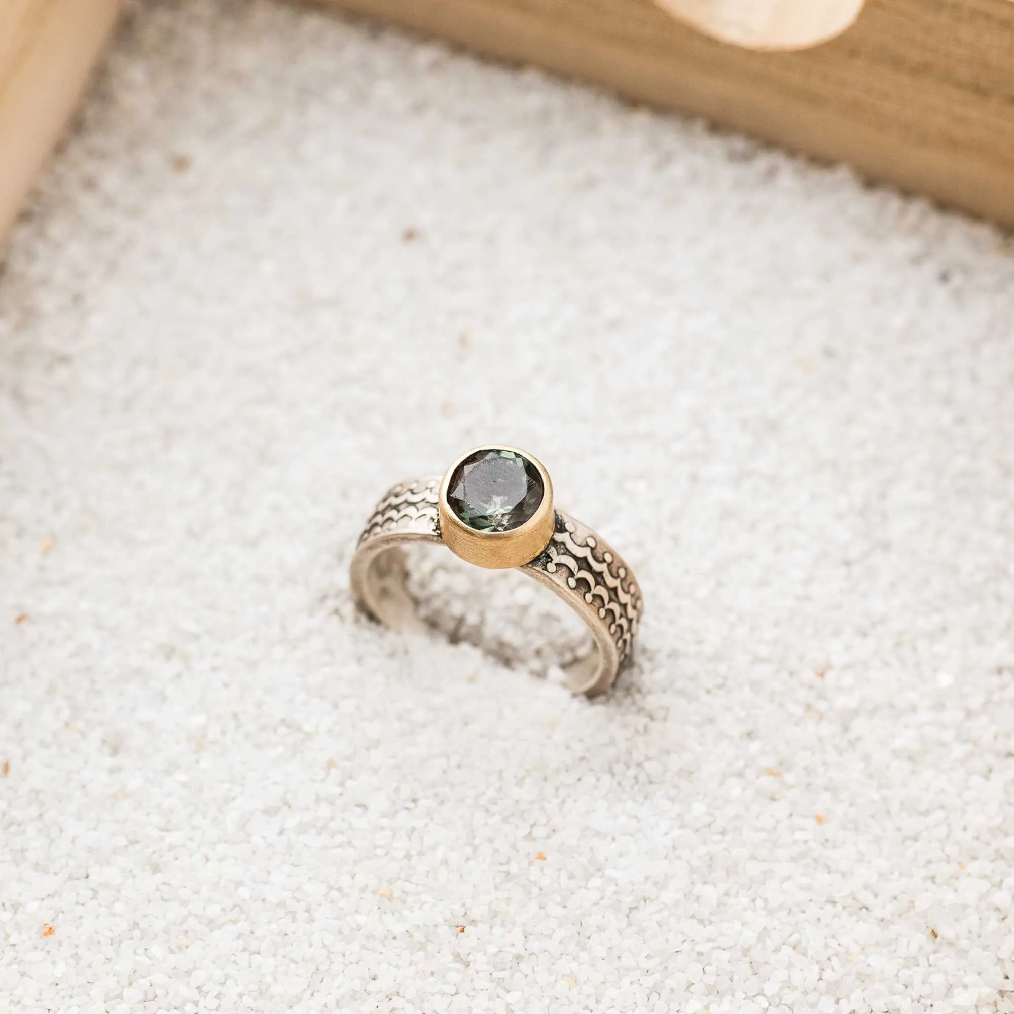 Green Oregon Sunstone Ring with 14k Bezel on Scallop Band