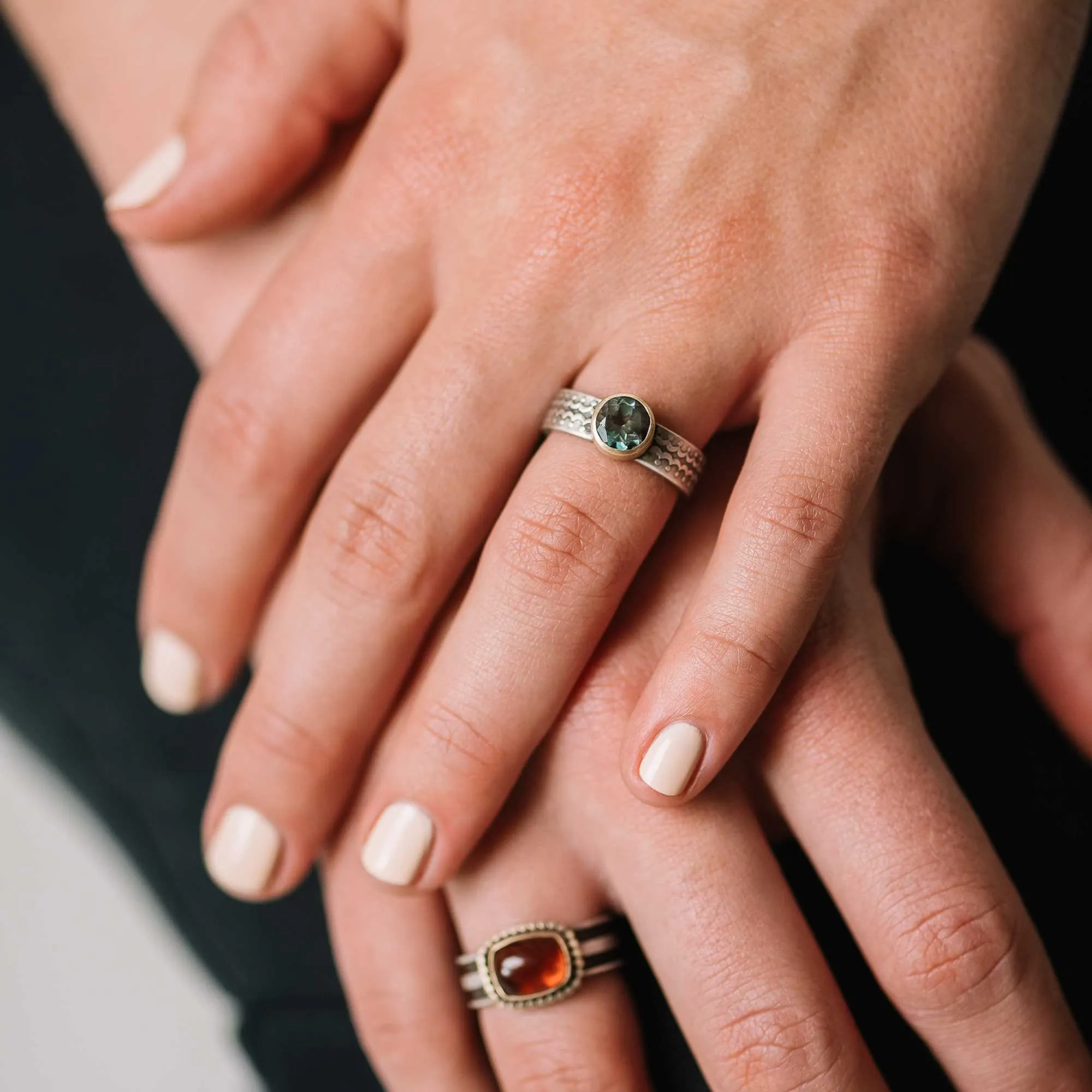 Green Oregon Sunstone Ring with 14k Bezel on Scallop Band