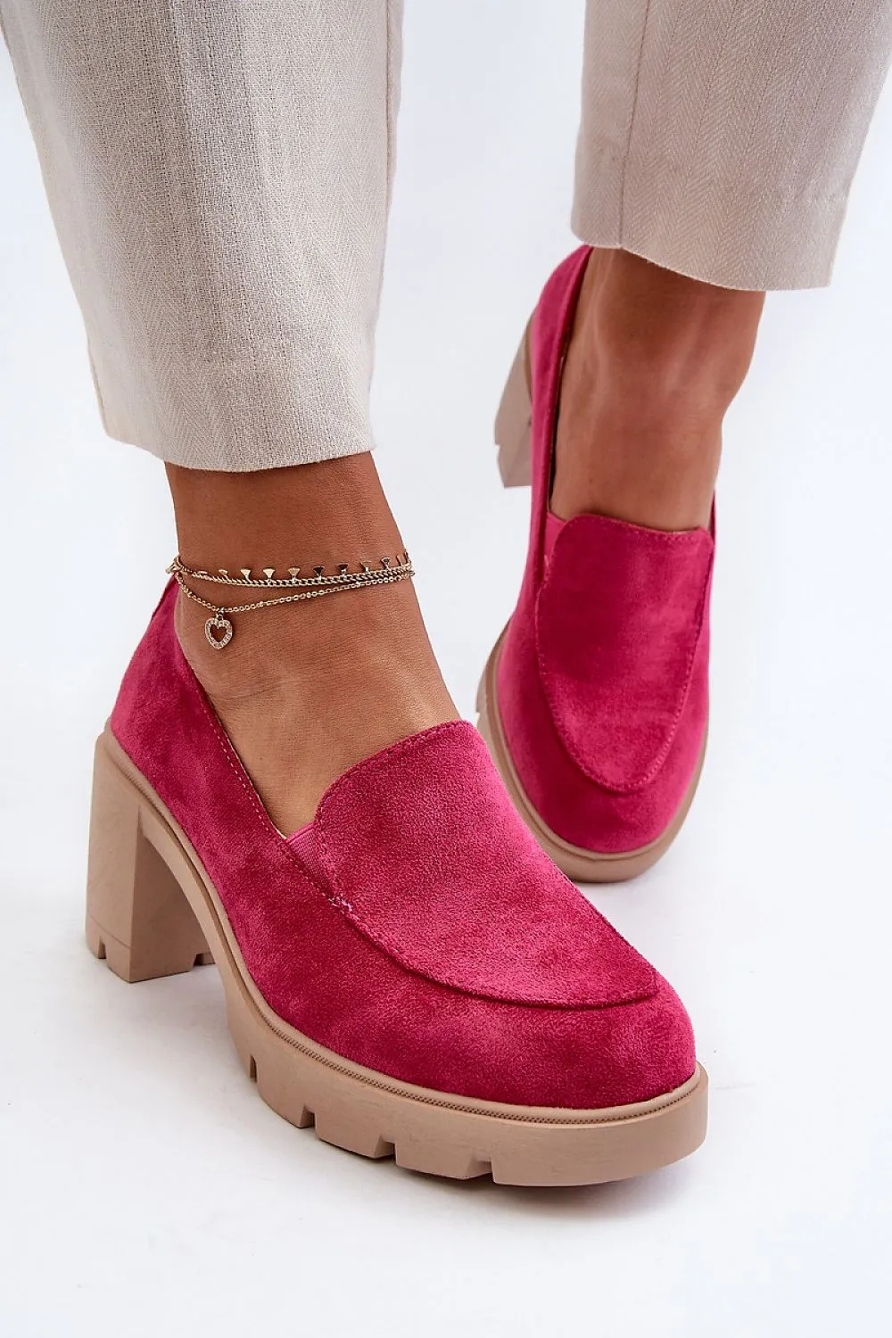 Heeled low shoes
