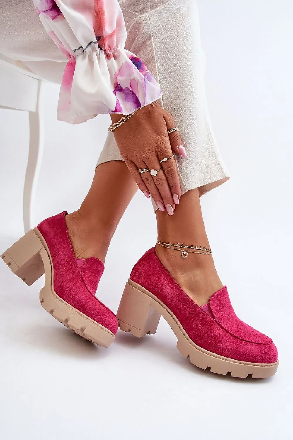 Heeled low shoes