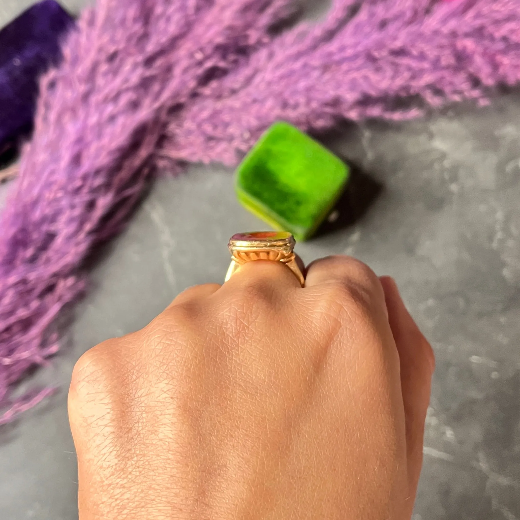 Hellenistic Victorian Carnelian Intaglio 14 Karat Yellow Gold Unisex Julius Caesar Antique Signet Ring