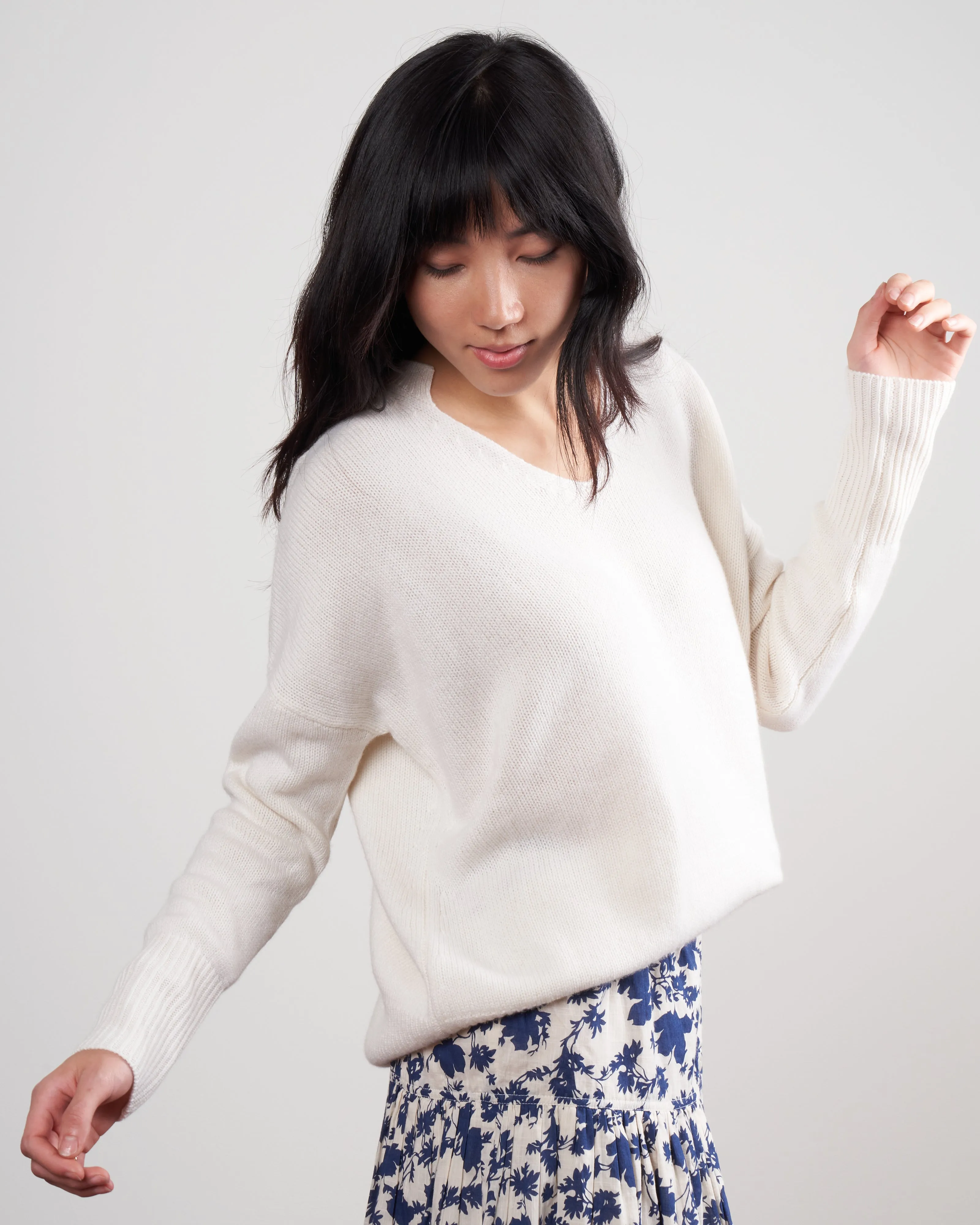 ines v-neck sweater - cream