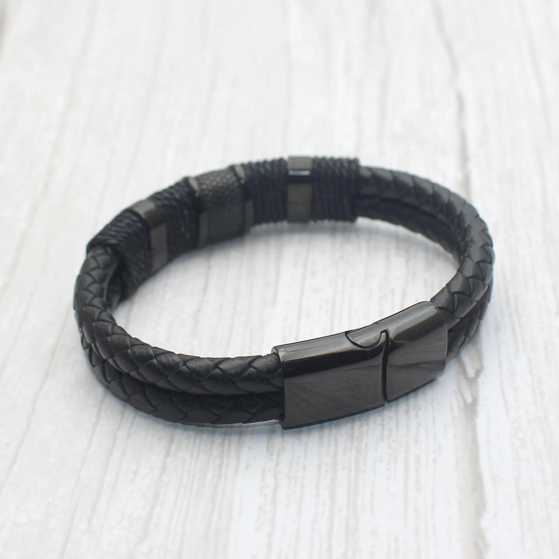 Men’s Vintage Braided Leather Bracelet – Classic Woven Rope Wrap Wristband with Magnetic Buckle – Punk Style Jewelry for Men