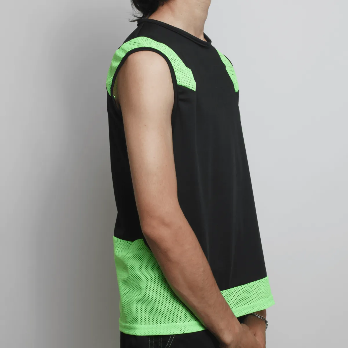 MESHED UP VEST BLACK / GREEN