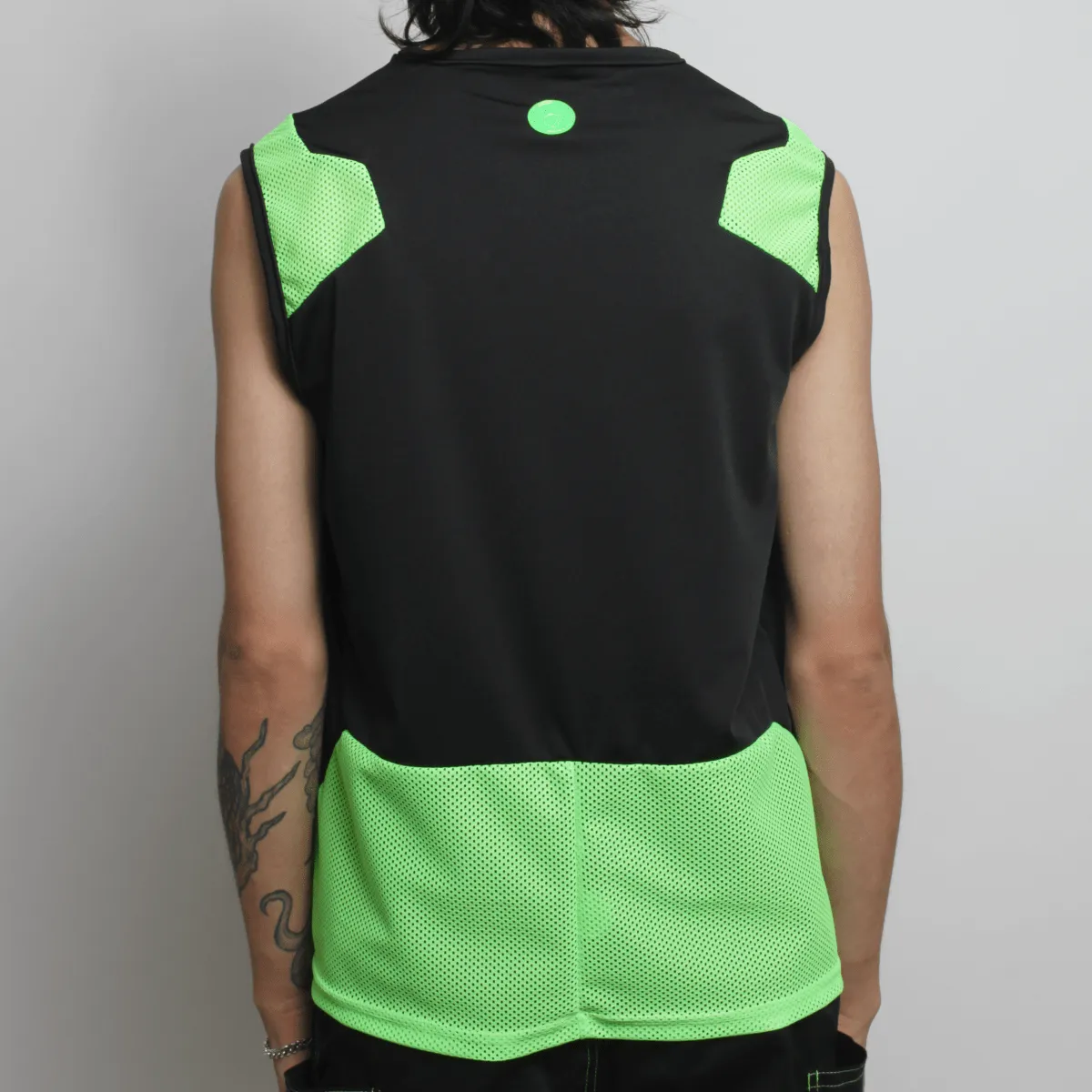 MESHED UP VEST BLACK / GREEN