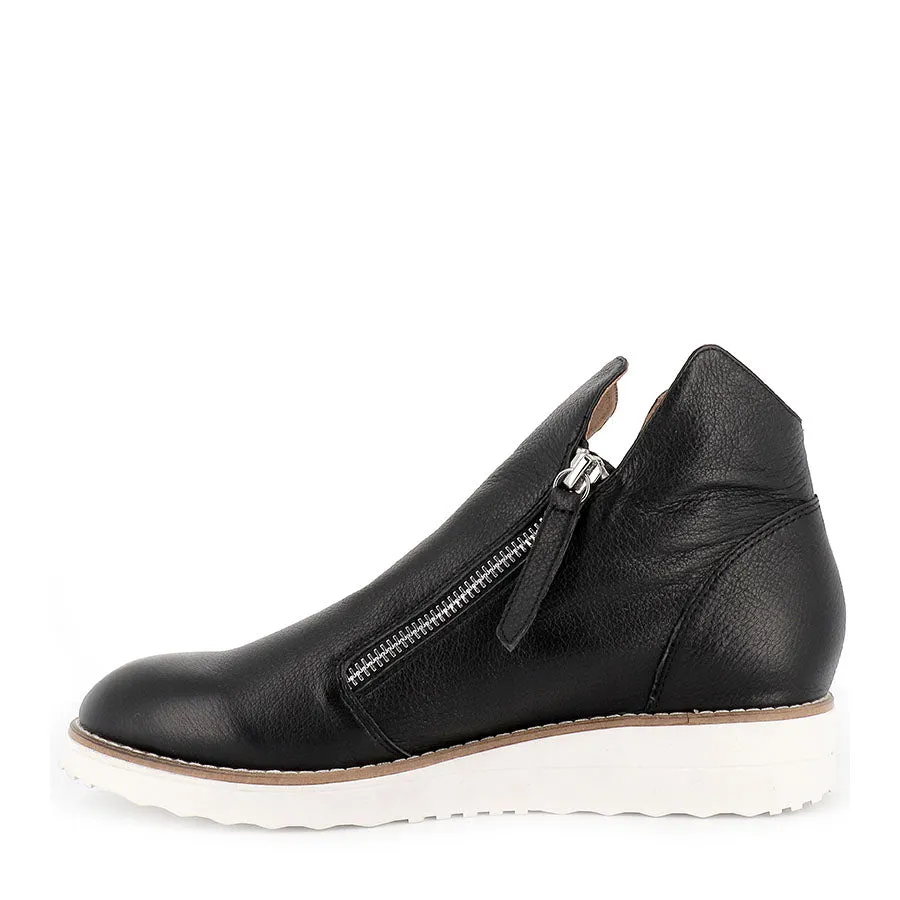 OHMY - BLACK LEATHER