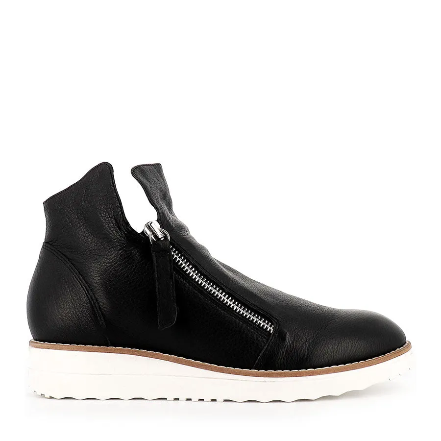 OHMY - BLACK LEATHER